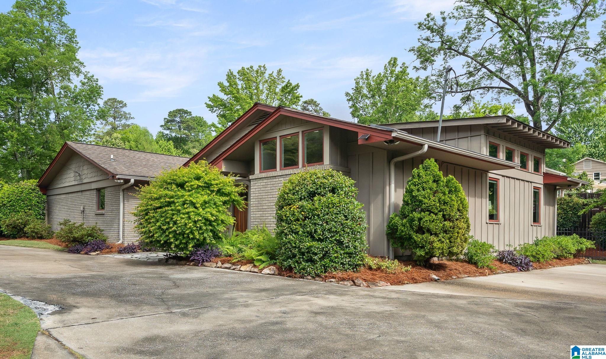 Homes for sale in Homewood, AL | 747 Crest Lane, Homewood, AL 35209 | MLS# 21451792