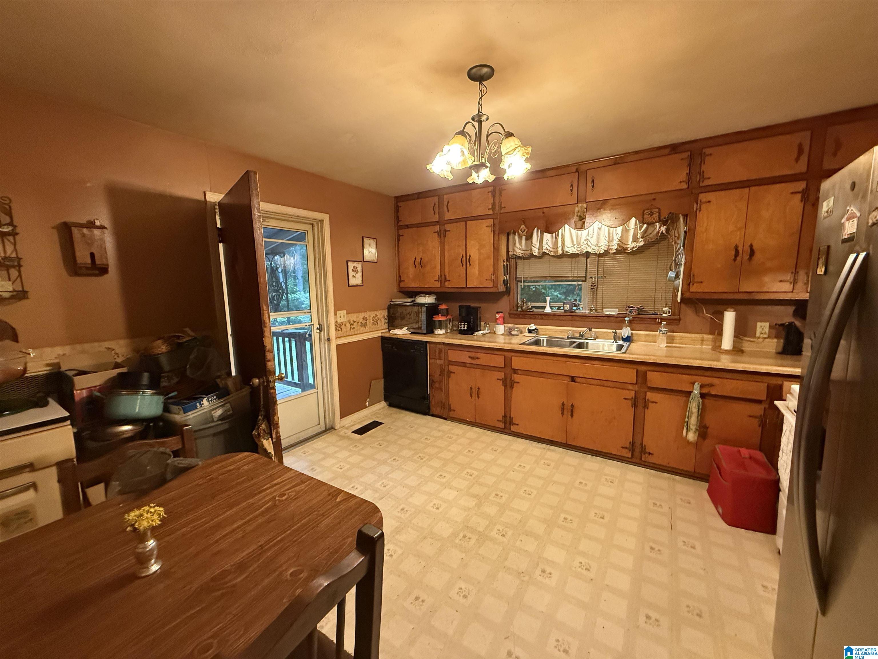 Homes for sale in Guntersville, AL | 3409 Valley Street, Guntersville, AL 35976 | MLS# 21451828
