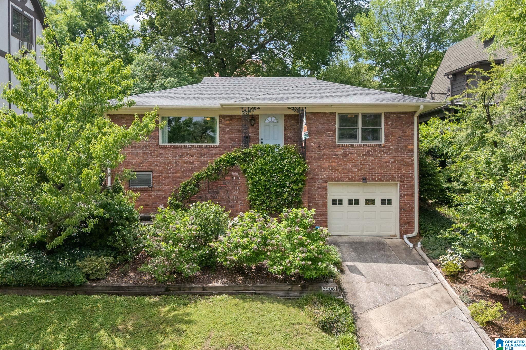 Homes for sale in Birmingham, AL | 3206 Highland Dr, Birmingham, AL 35205 | MLS# 21451832