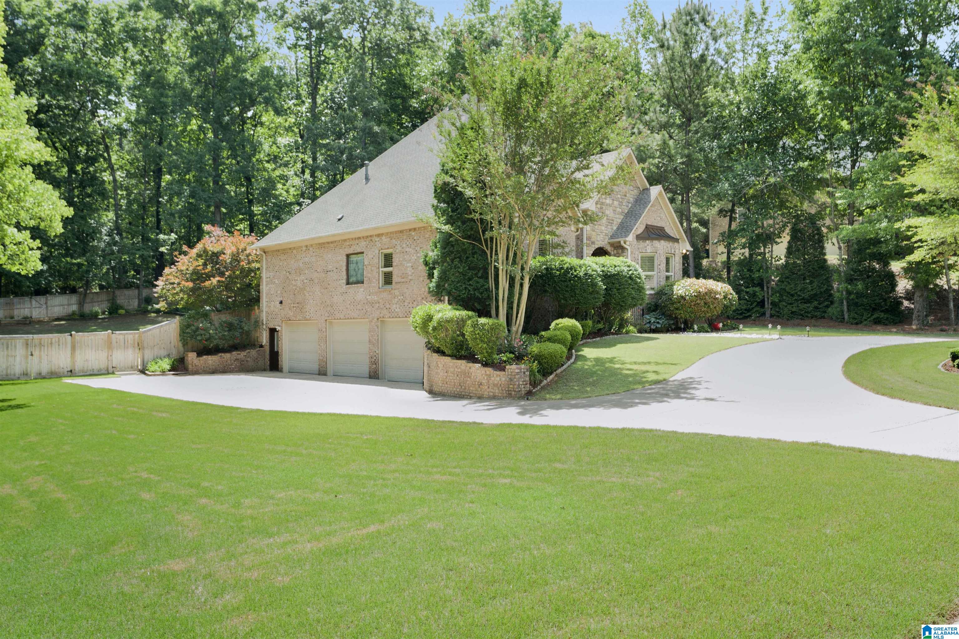 Photo 3 of Single family home for sale at 8514 Redwood Ln, Helena, AL 35022 | MLS# 21451856 | Listing updated on 2026-09-11