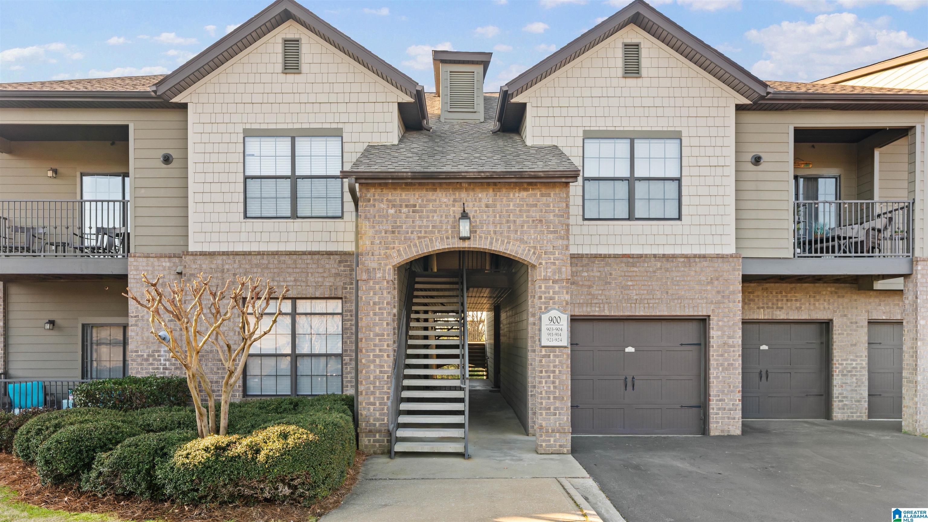 Homes for sale in Hoover, AL | 923 Riverhaven Pl #923, Hoover, AL 35244 | MLS# 21451918