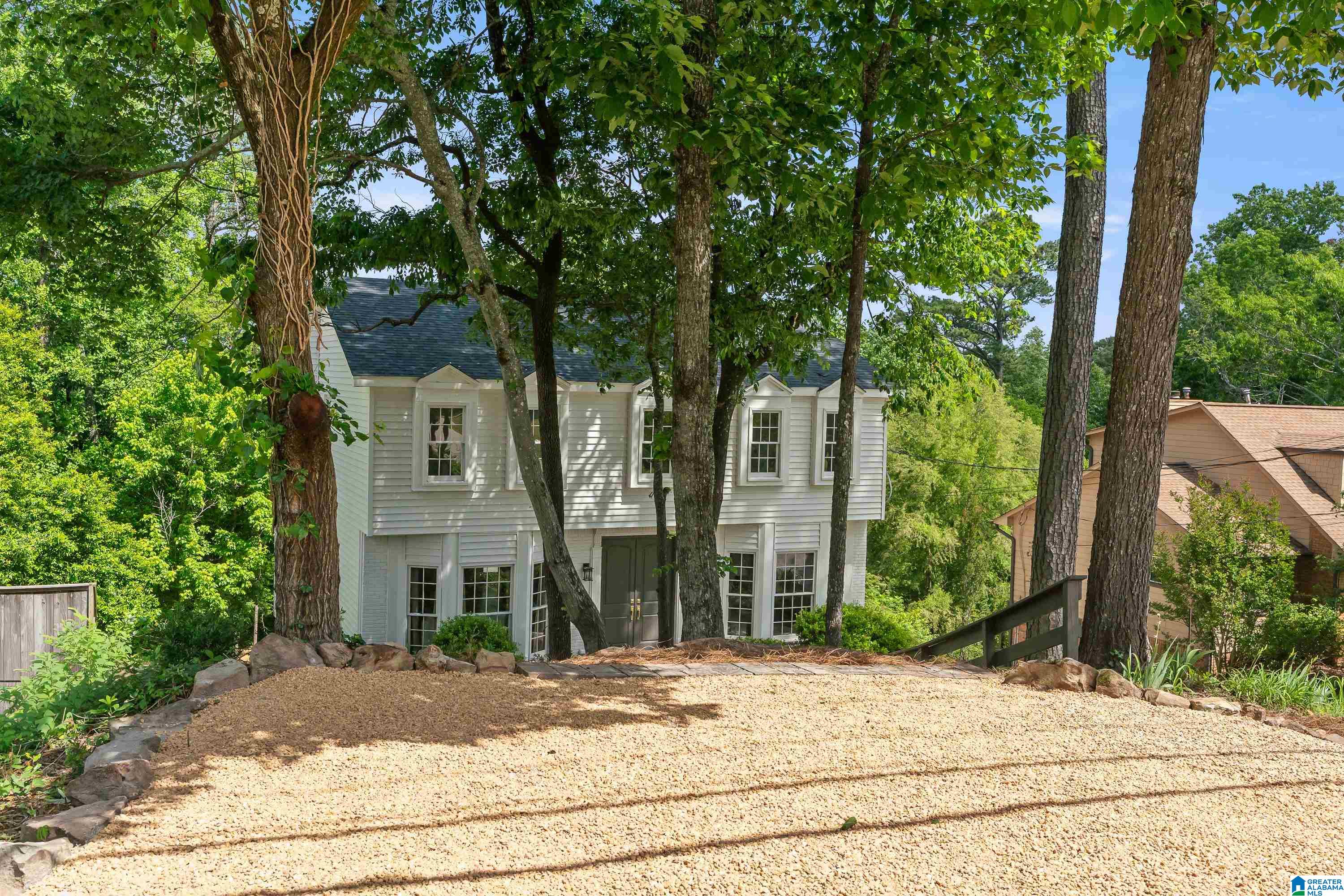Photo 4 of Sale Pending at 1458 Shades Crst Rd, Birmingham, AL 35226 | MLS# 21451920 | Listing updated on 2026-07-15