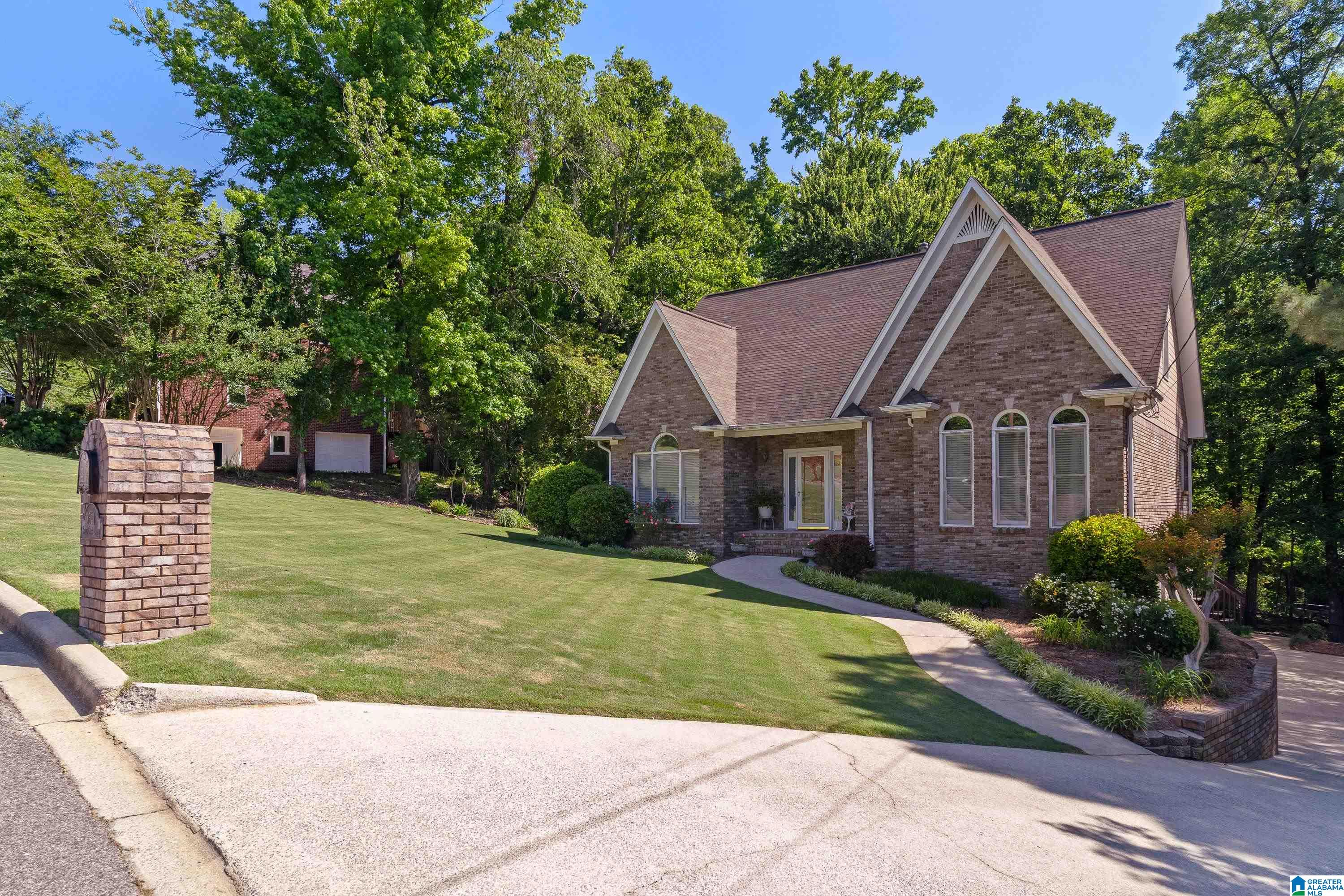 Homes for sale in Trussville, AL | 3541 Still Oaks Dr, Trussville, AL 35173 | MLS# 21451929