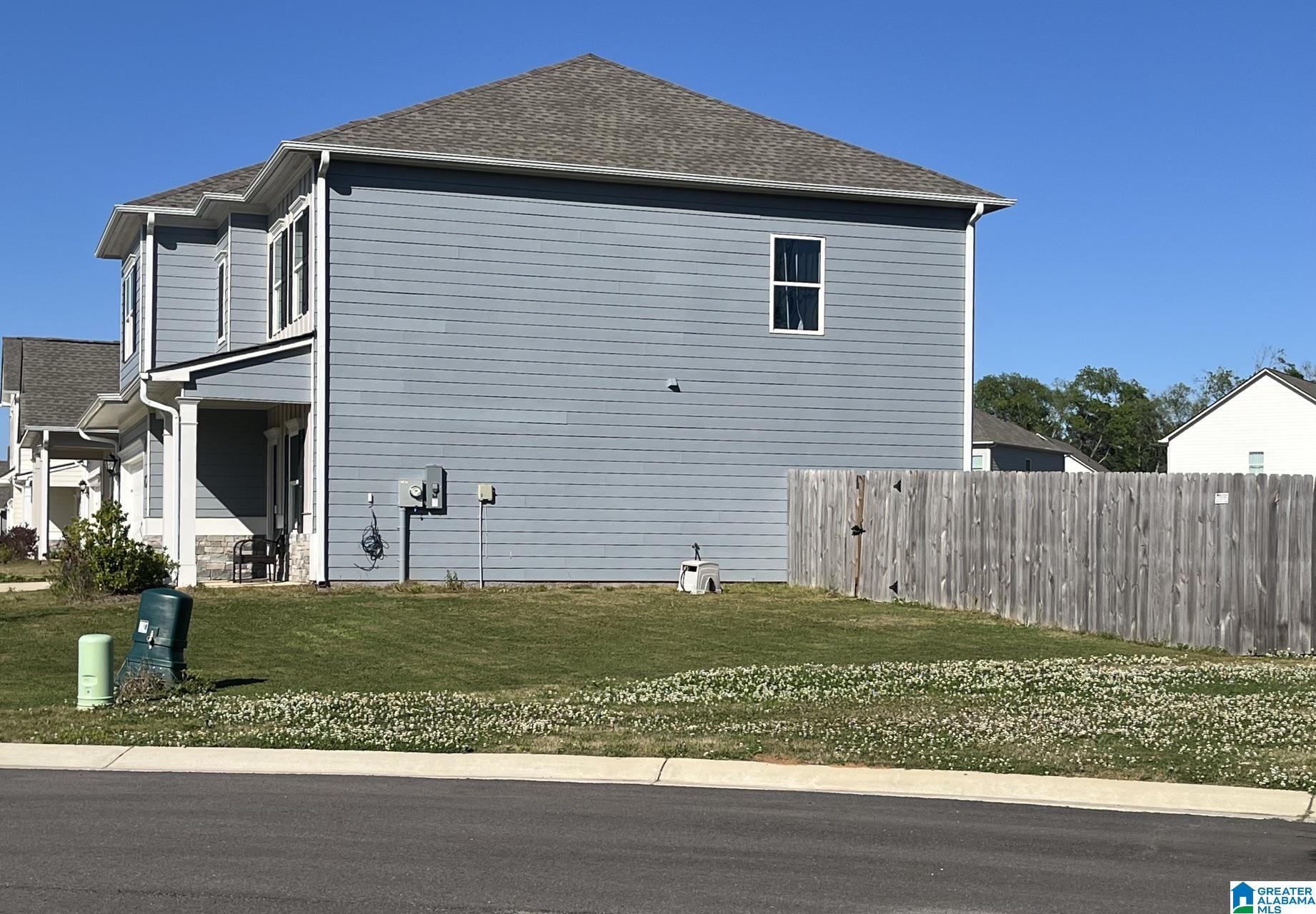 Photo 3 of Single family home for sale at 5702 Cedar Crk Park Dr, Bessemer, AL 35022 | MLS# 21451970 | Listing updated on 2026-05-21