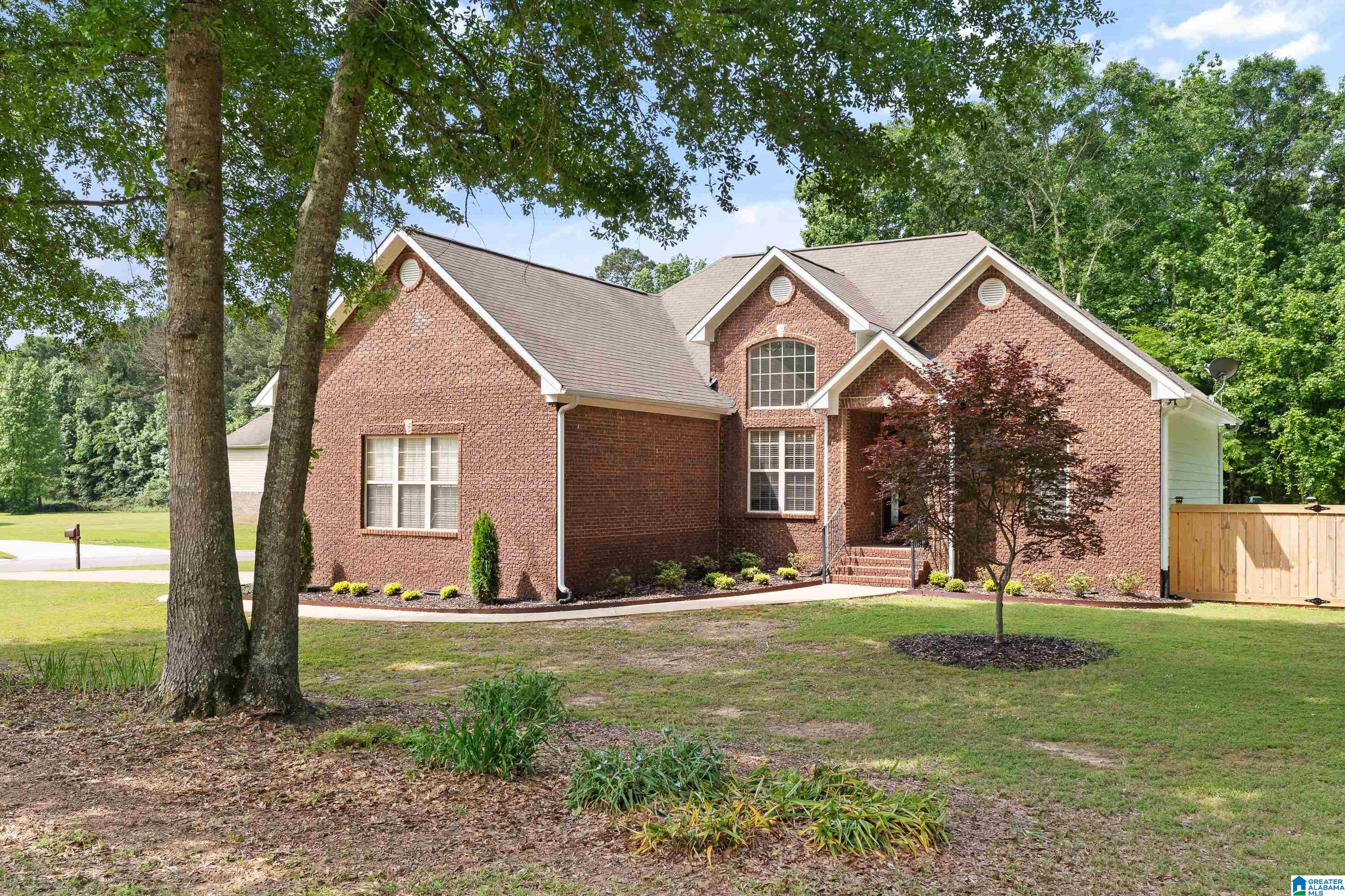 Homes for sale in Riverside, AL | 2050 Morris Farms Dr, Riverside, AL 35135 | MLS# 21451975