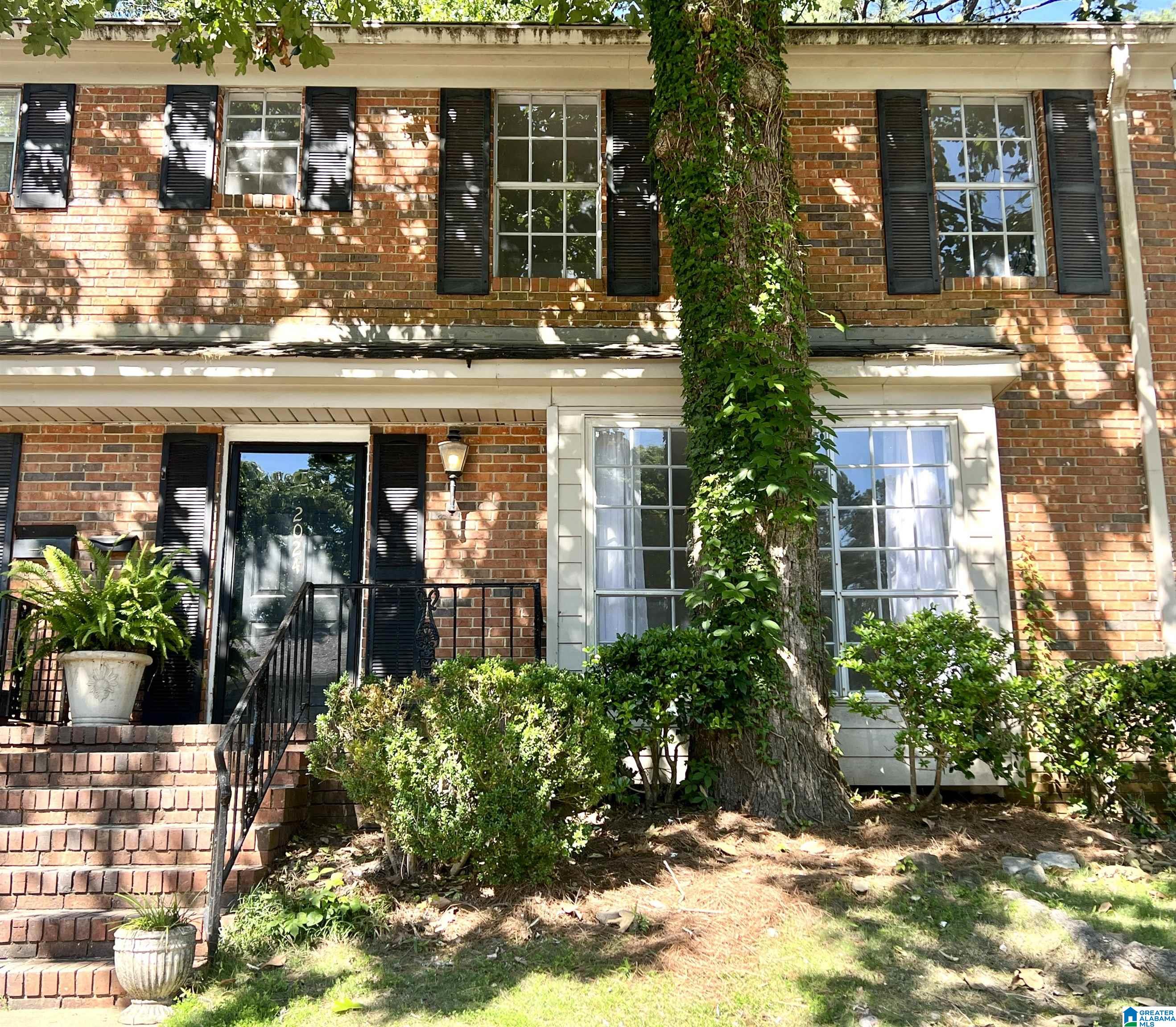 Homes for sale in Vestavia Hills, AL | 2024 Montreat Parkway #2024, Vestavia Hills, AL 35216 | MLS# 21451981