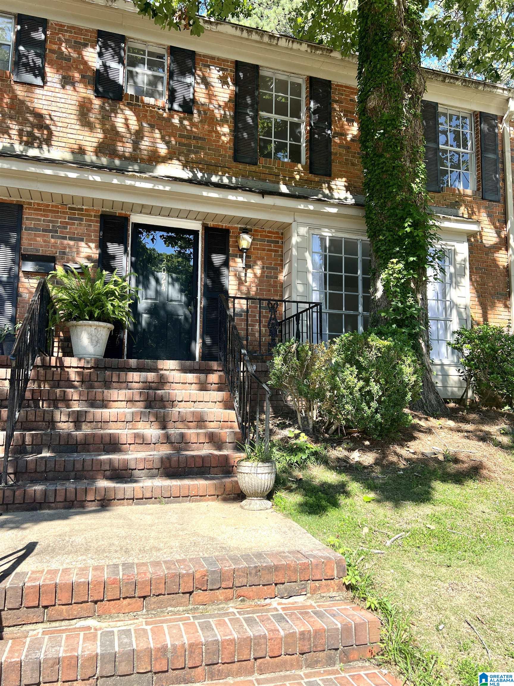 Homes for sale in Vestavia Hills, AL | 2024 Montreat Parkway #2024, Vestavia Hills, AL 35216 | MLS# 21451981
