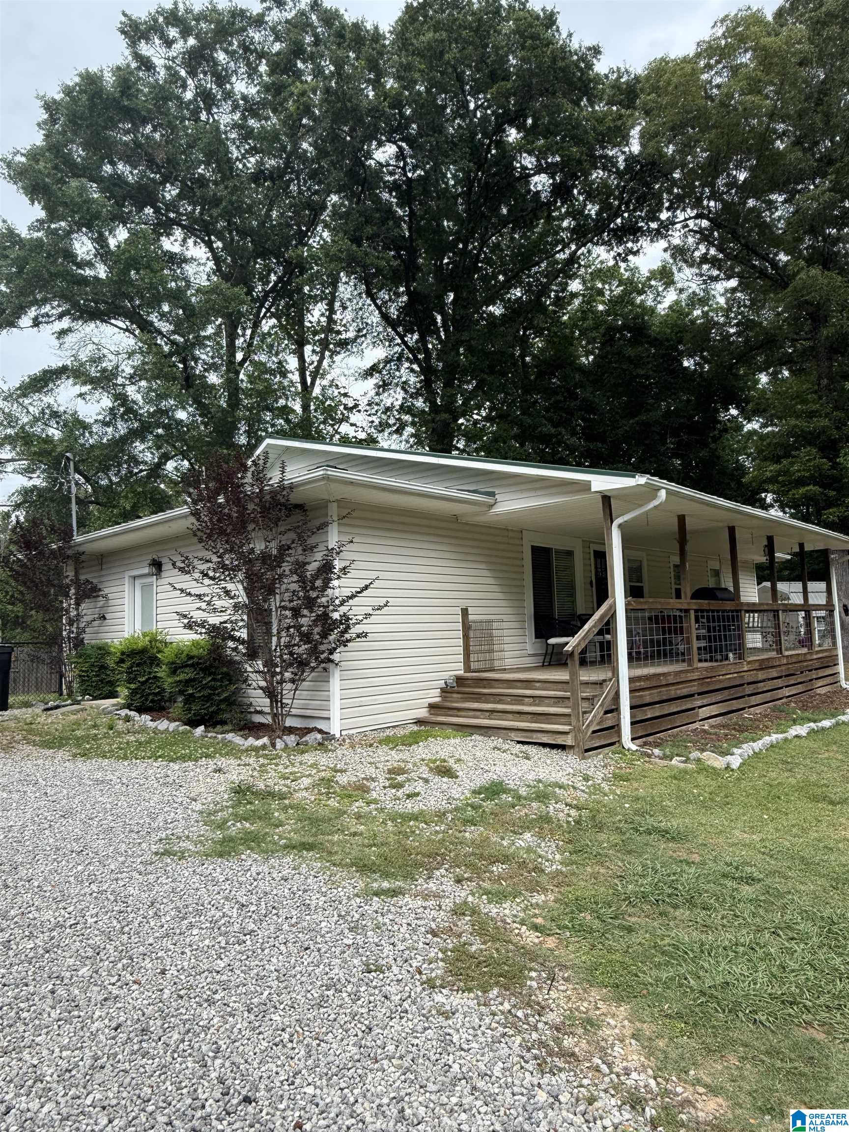 Homes for sale in Bessemer, AL | 909 Buddy Vines Camp Road, Bessemer, AL 35023 | MLS# 21452019