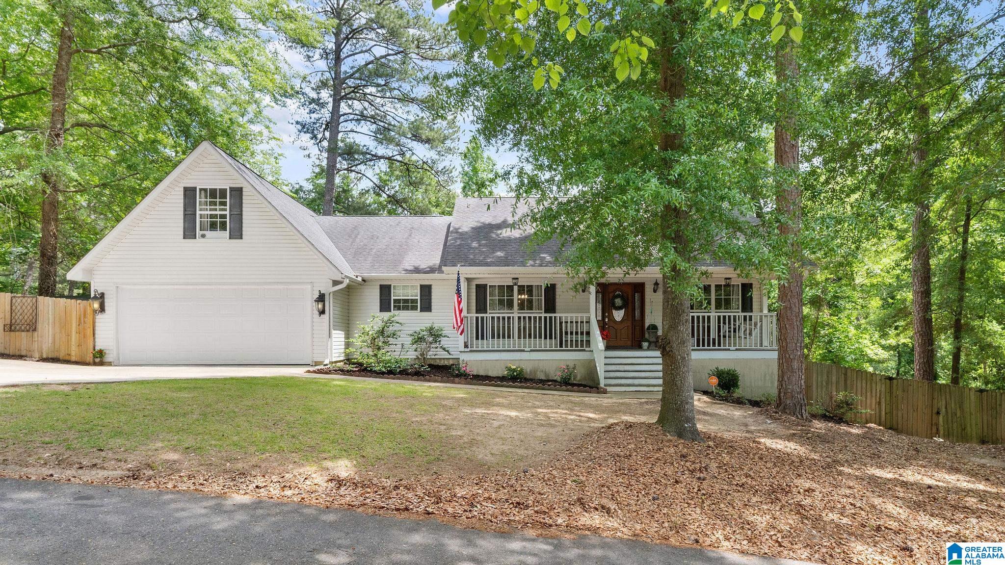 Homes for sale in Northport, AL | 4603 Overlake Circle, Northport, AL 35473 | MLS# 21452076