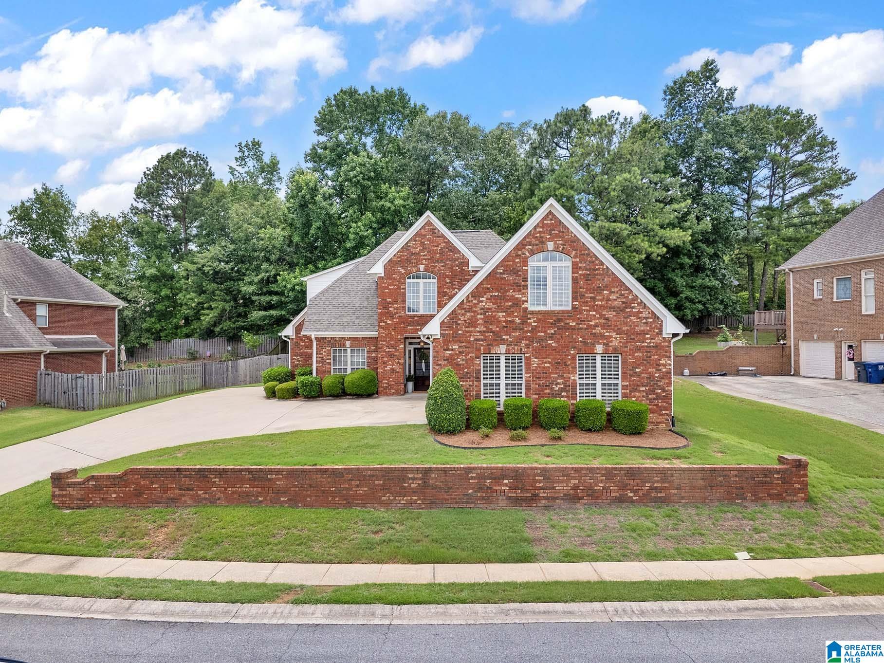 Photo 2 of Single family home for sale at 4882 Crystal Cir, Hoover, AL 35226 | MLS# 21452087 | Listing updated on 2026-06-24