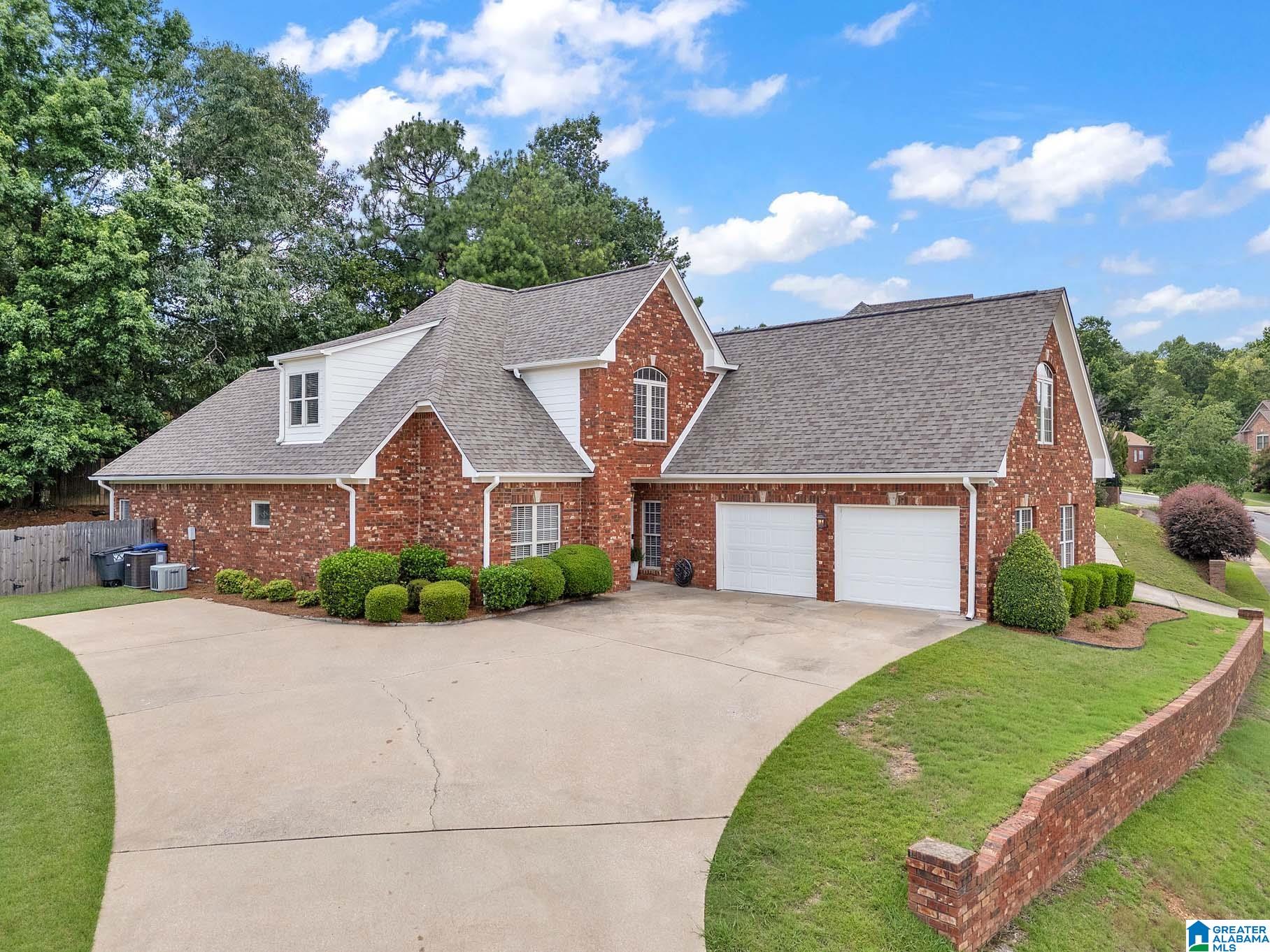 Photo 3 of Single family home for sale at 4882 Crystal Cir, Hoover, AL 35226 | MLS# 21452087 | Listing updated on 2026-06-24