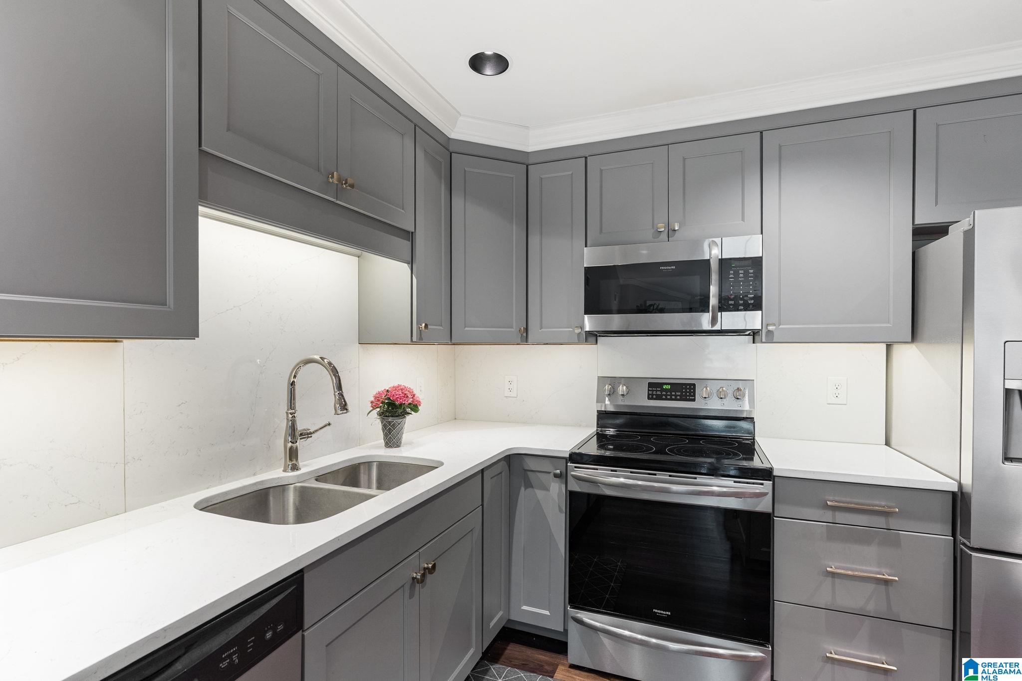 Homes for sale in Vestavia Hills, AL | 217 East Green #217, Vestavia Hills, AL 35243 | MLS# 21452221
