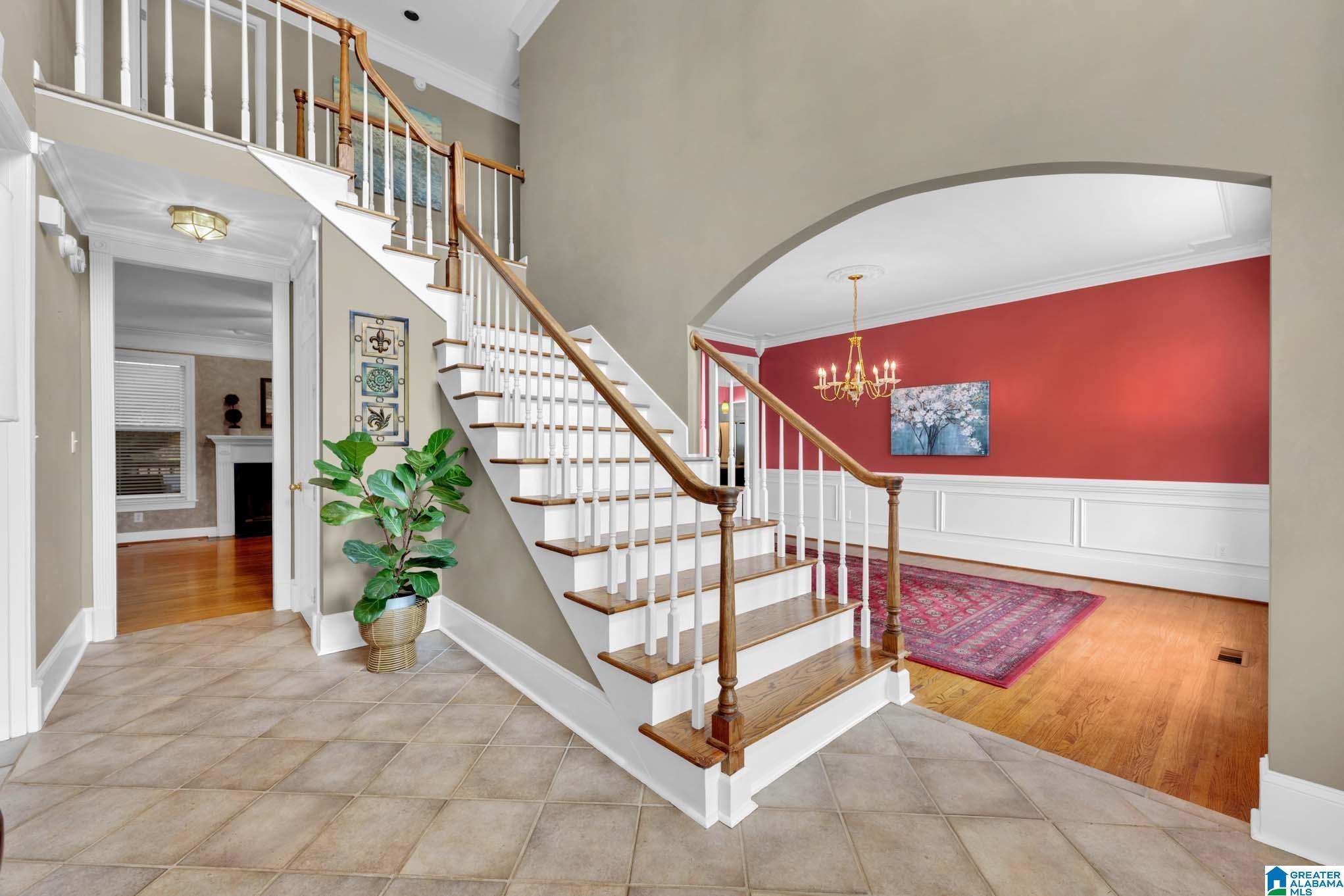 Photo 4 of Single family home for sale at 5065 Lake Crst Cir, Hoover, AL 35226 | MLS# 21452271 | Listing updated on 2026-09-07