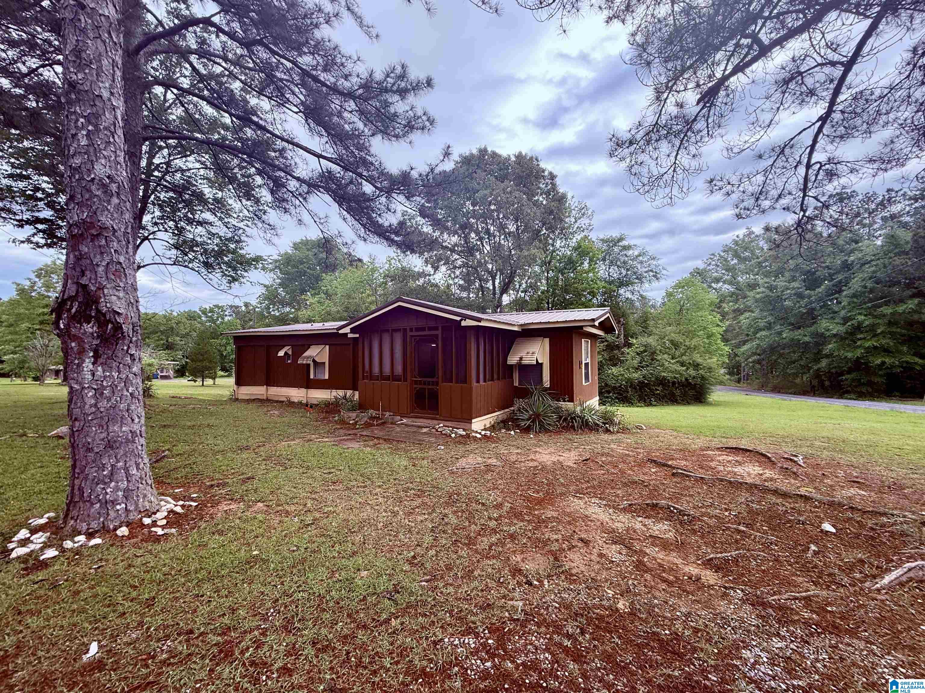 Homes for sale in Sylacauga, AL | 806 Pine Grove Road, Sylacauga, AL 35150 | MLS# 21452322