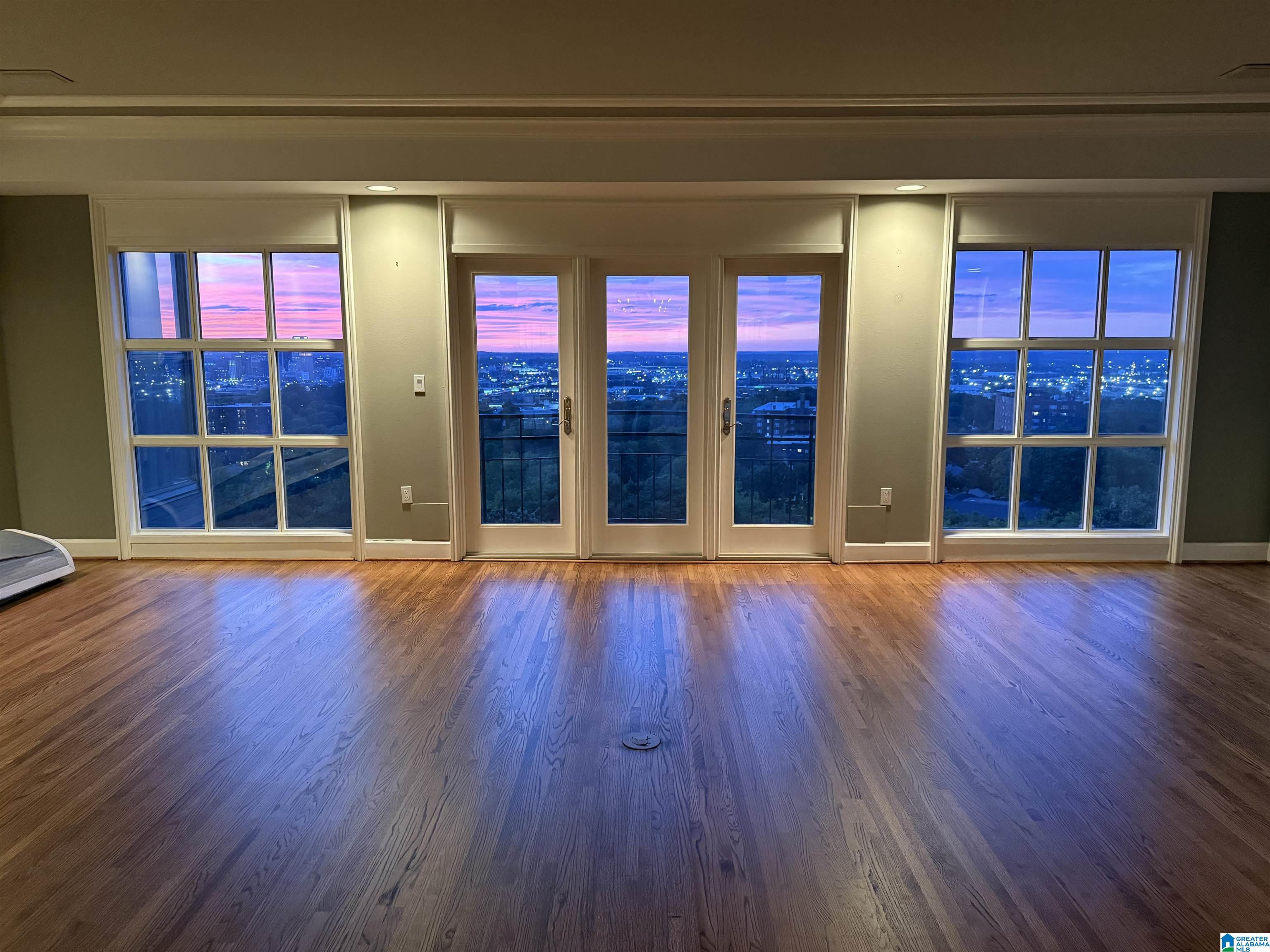 4th image of 2920 Redmont Park Circle #201E, Birmingham, AL 35205 | MLS# 21452354
