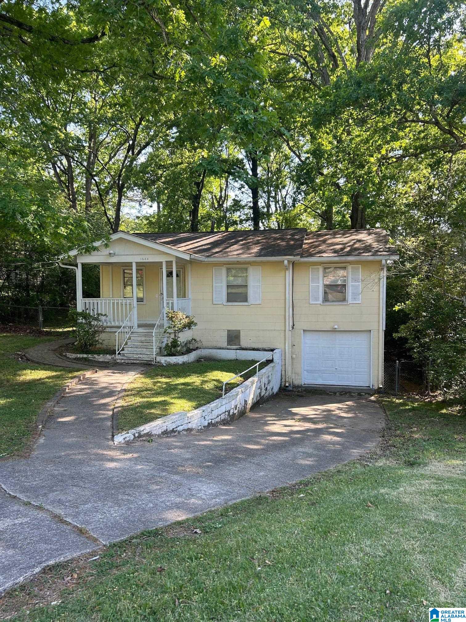 Homes for sale in Center Point, AL | 1644 4th Way Nw, Center Point, AL 35215 | MLS# 21452388
