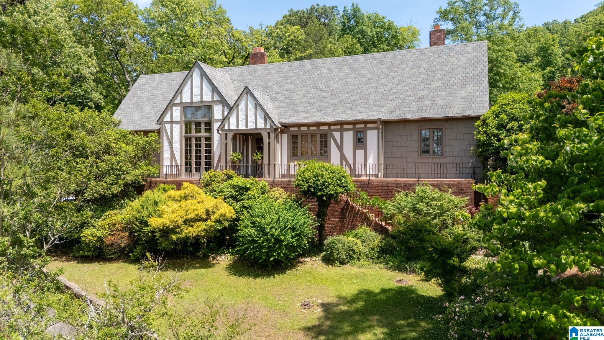 33 SUNSET DRIVE