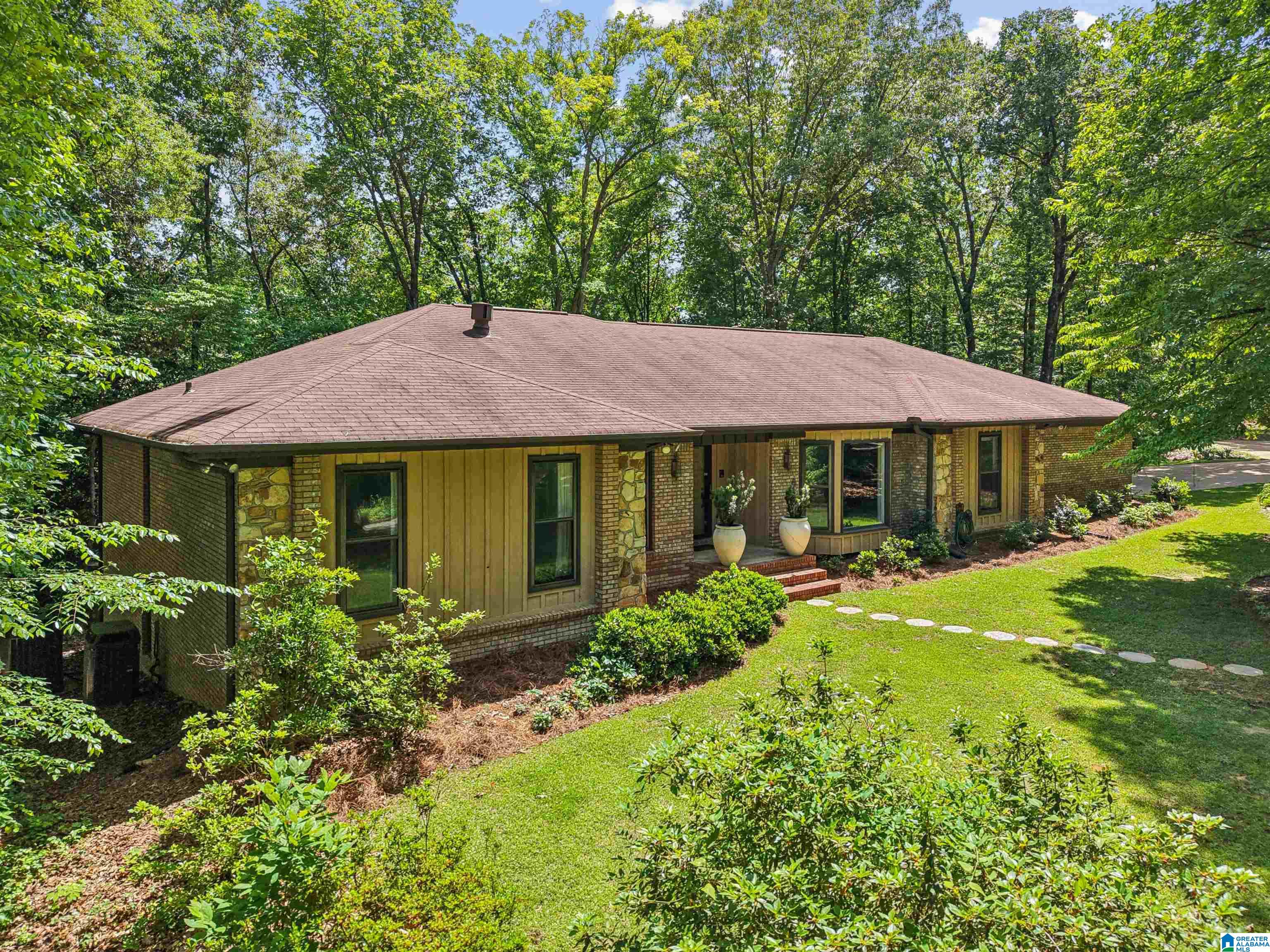 Homes for sale in Sylacauga, AL | 205 Hillside Dr, Sylacauga, AL 35150 | MLS# 21452423