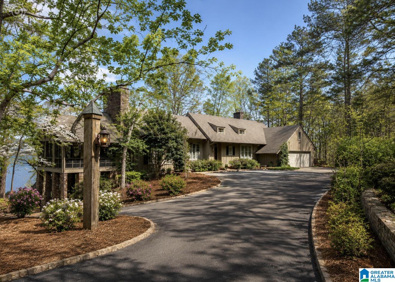 Photo 1 of Single family home for sale at 297 4 H Rd, Columbiana, AL 35051 | MLS# 21452499 | Listing updated on 2026-09-17
