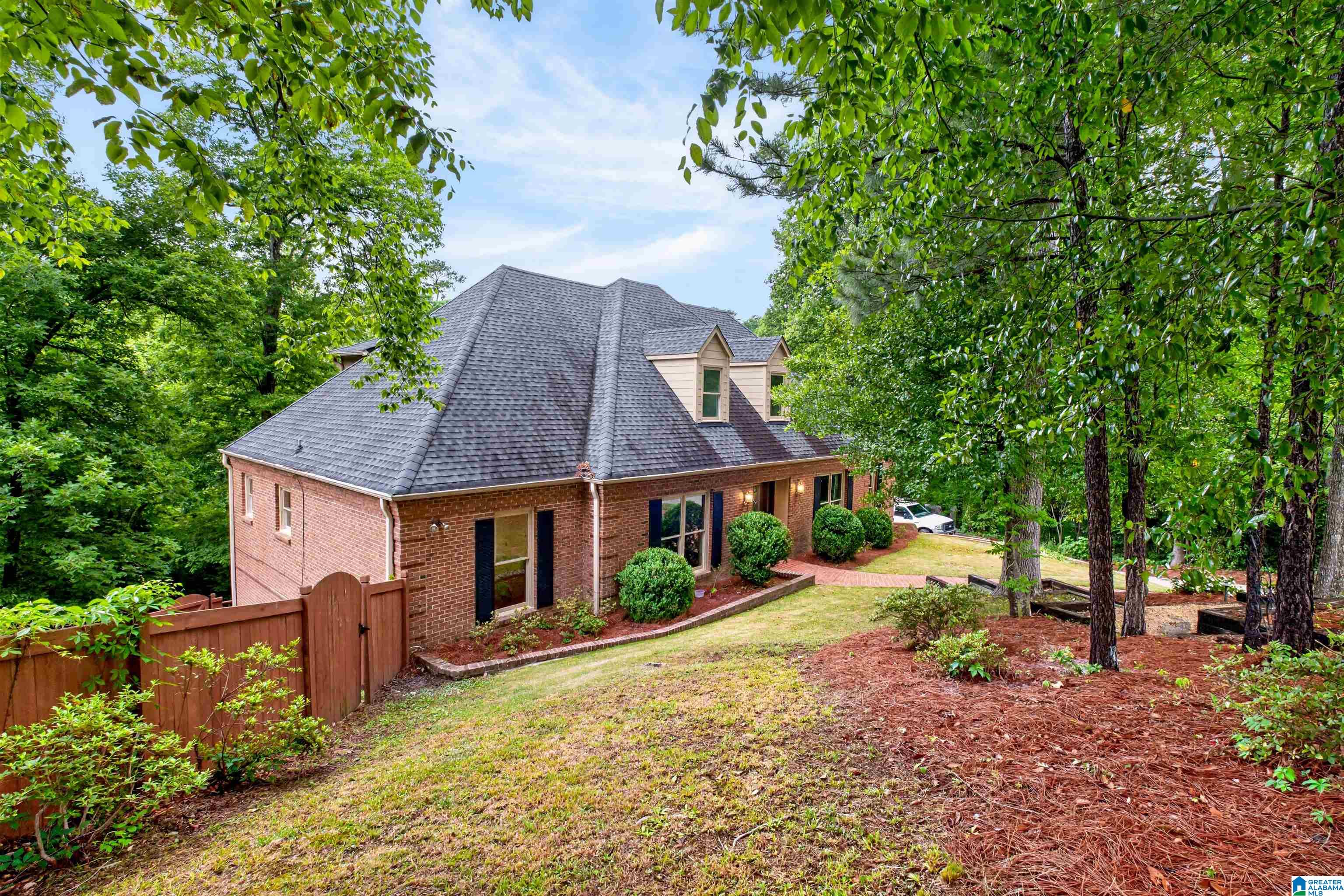 Homes for sale in Mountain Brk, AL | 4417 Briar Glen Dr, Mountain Brk, AL 35243 | MLS# 21452536
