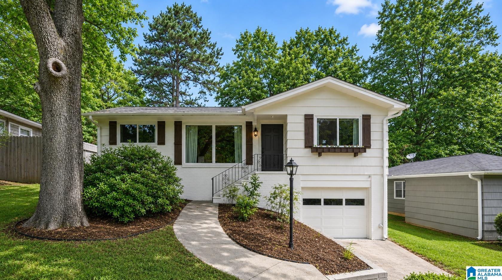 Homes for sale in Homewood, AL | 1722 Windsor Boulevard, Homewood, AL 35209 | MLS# 21452542