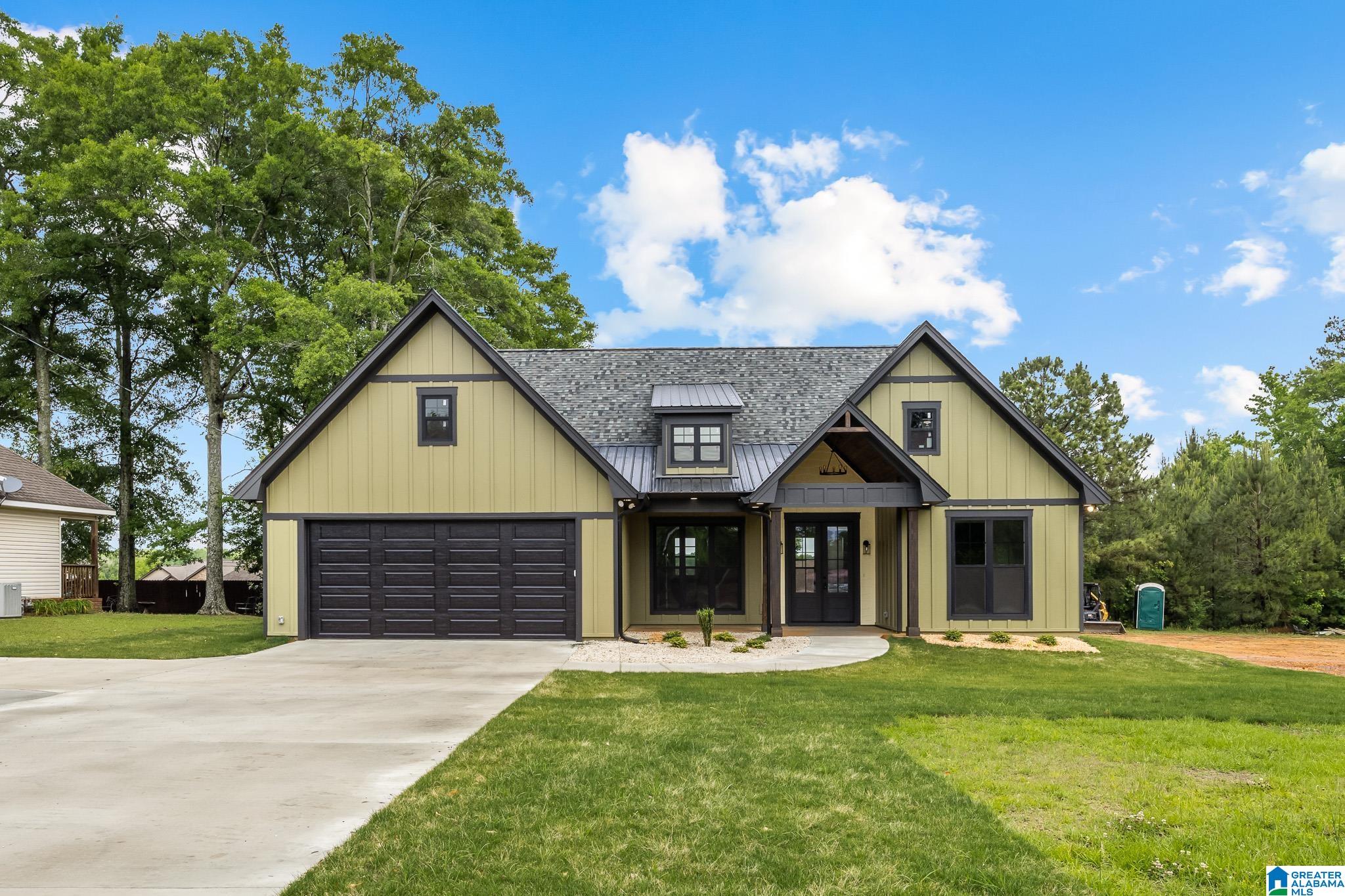 3rd image of 1604 4Th Avenue N, Clanton, AL 35045 | MLS# 21452547