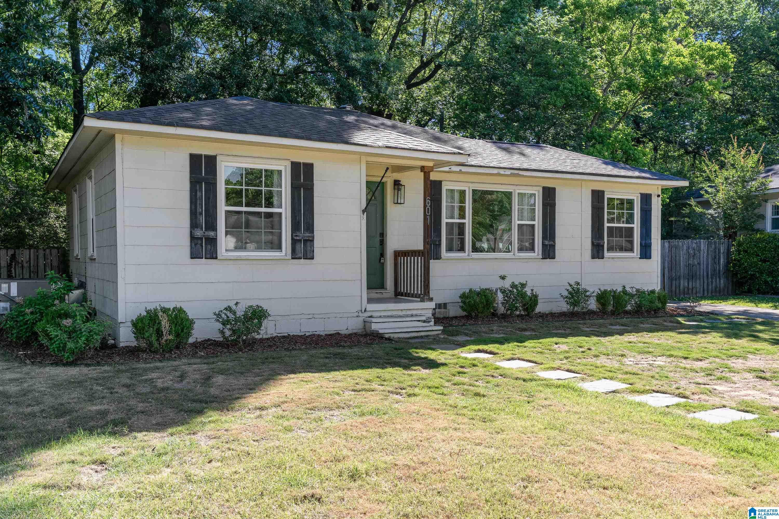 Homes for sale in Homewood, AL | 601 Grove Street, Homewood, AL 35209 | MLS# 21452549