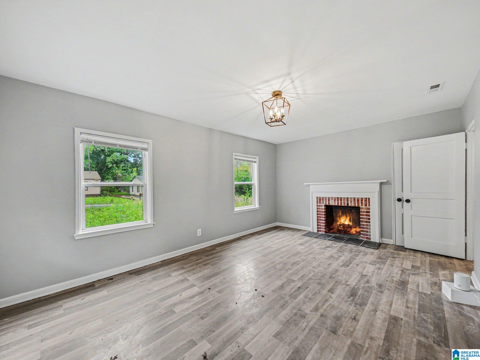 Homes for sale in Birmingham, AL | 1900 Saint Charles Avenue Sw, Birmingham, AL 35211 | MLS# 21452568