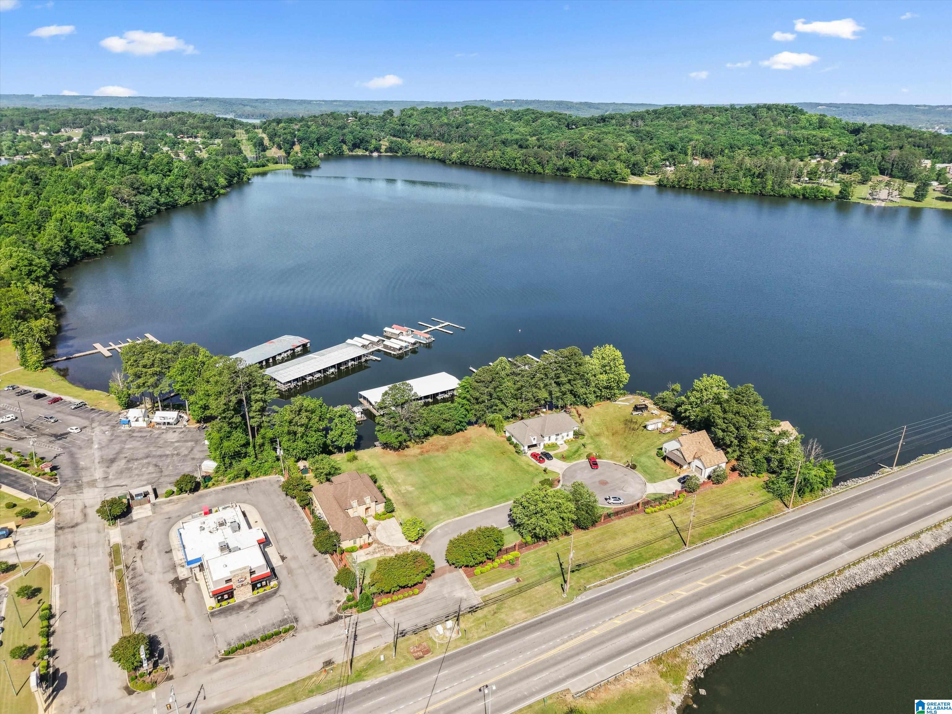 Homes for sale in Guntersville, AL | 109 Riveria Dr, Guntersville, AL 35976 | MLS# 21452588