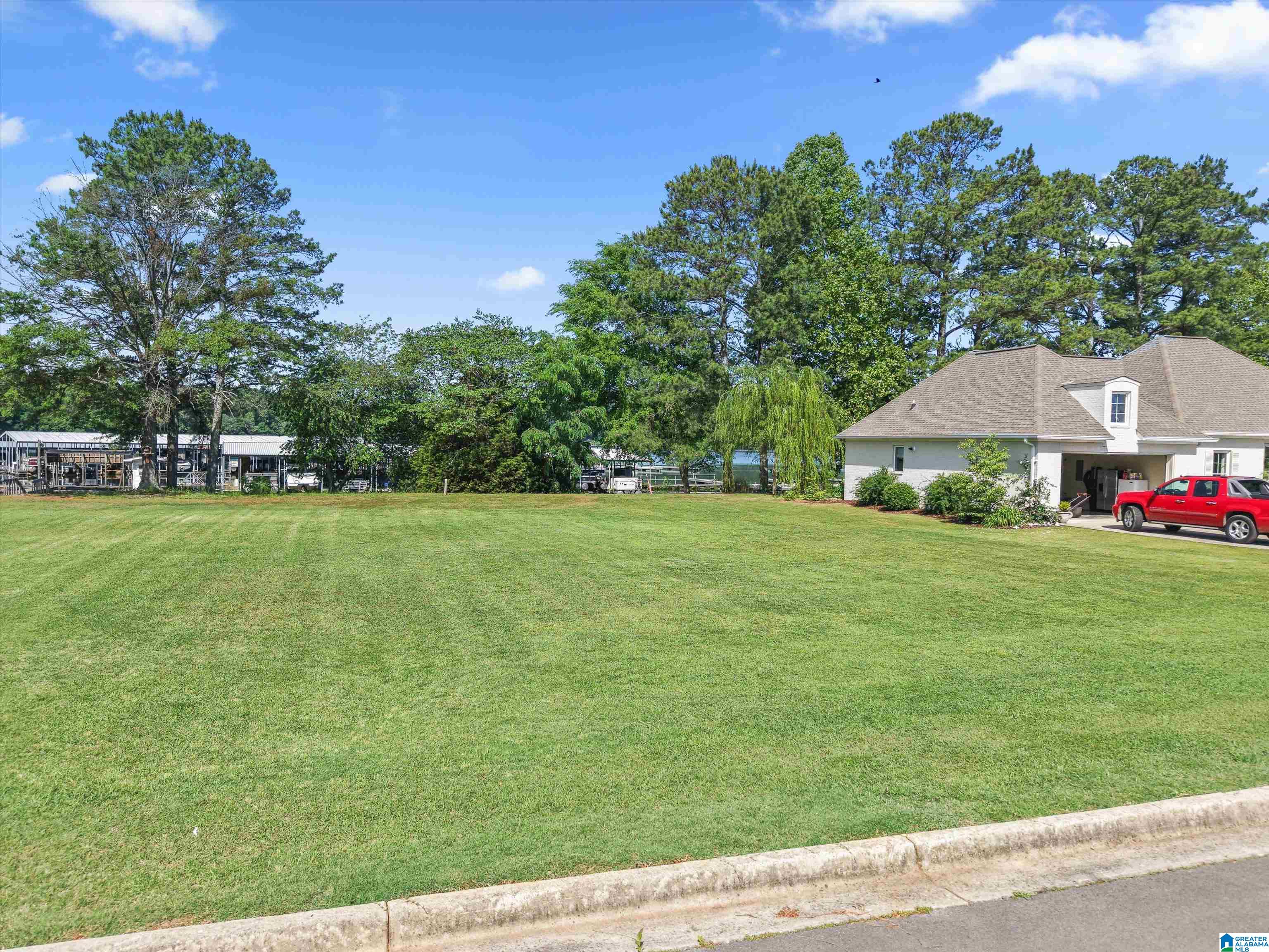 Homes for sale in Guntersville, AL | 109 Riveria Dr, Guntersville, AL 35976 | MLS# 21452588