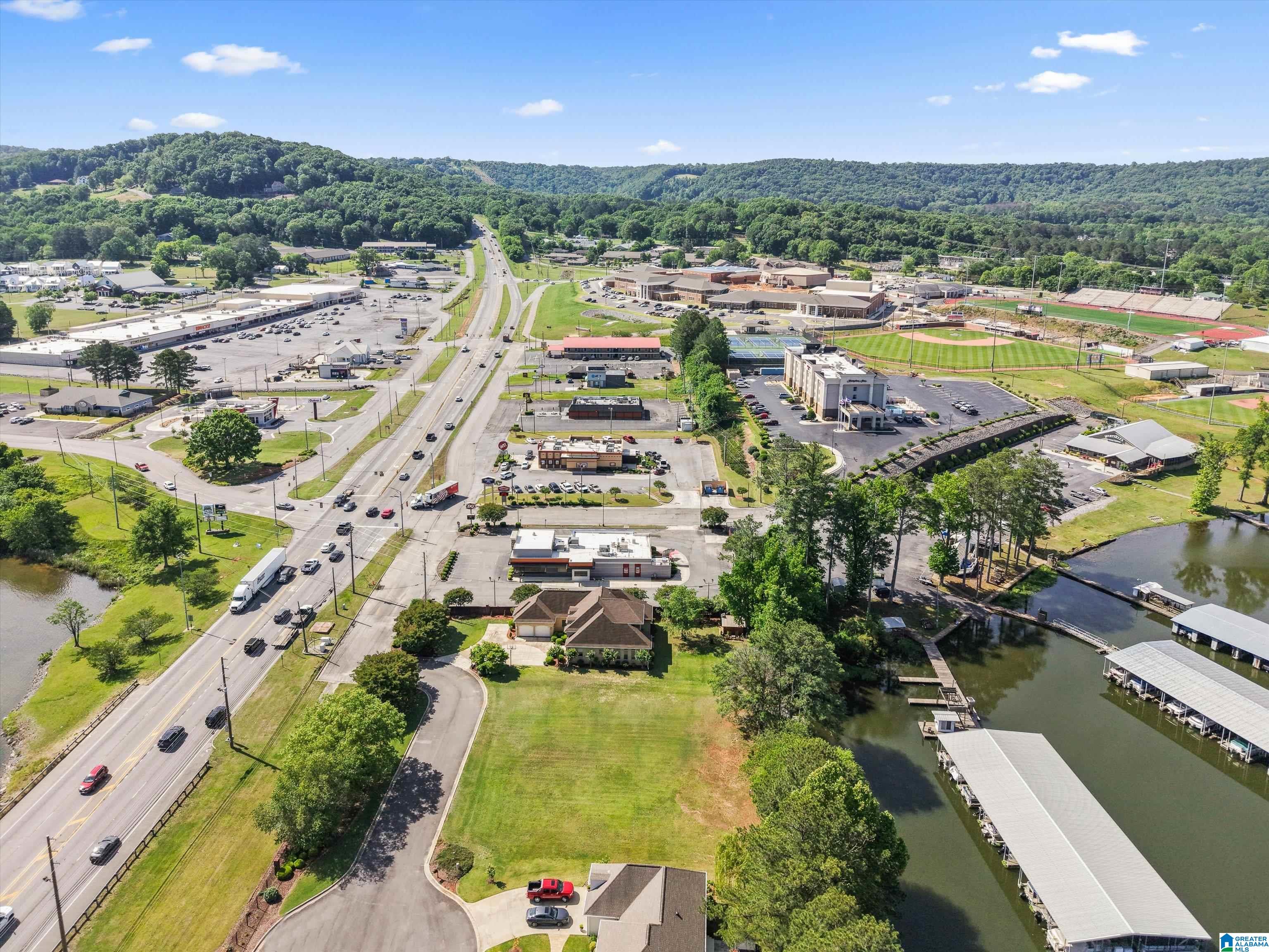 Homes for sale in Guntersville, AL | 109 Riveria Dr, Guntersville, AL 35976 | MLS# 21452588