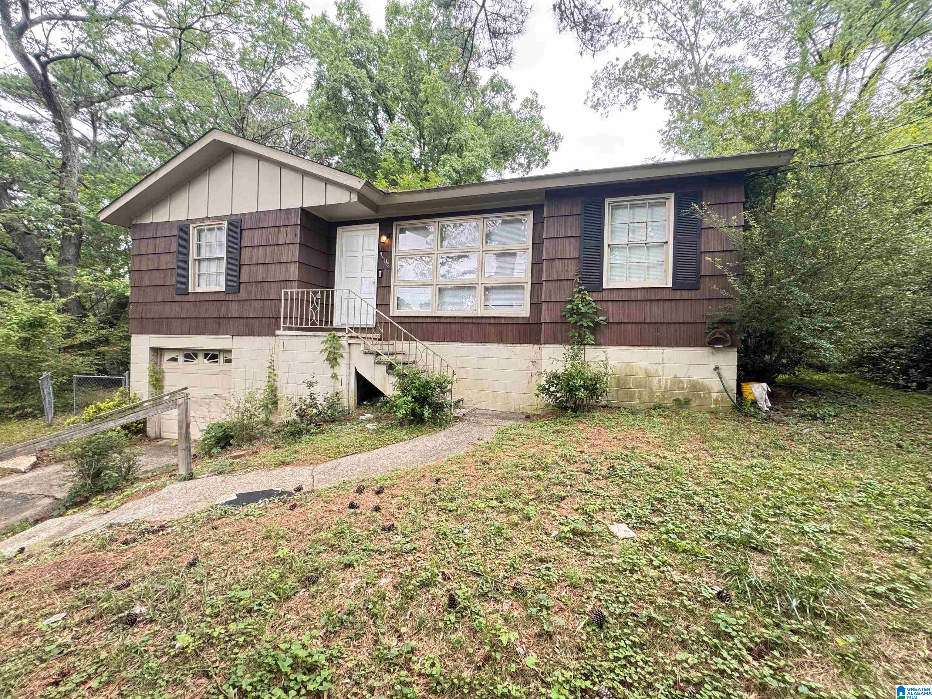 Homes for sale in Center Point, AL | 1505 5th Pl Nw, Center Point, AL 35215 | MLS# 21452690