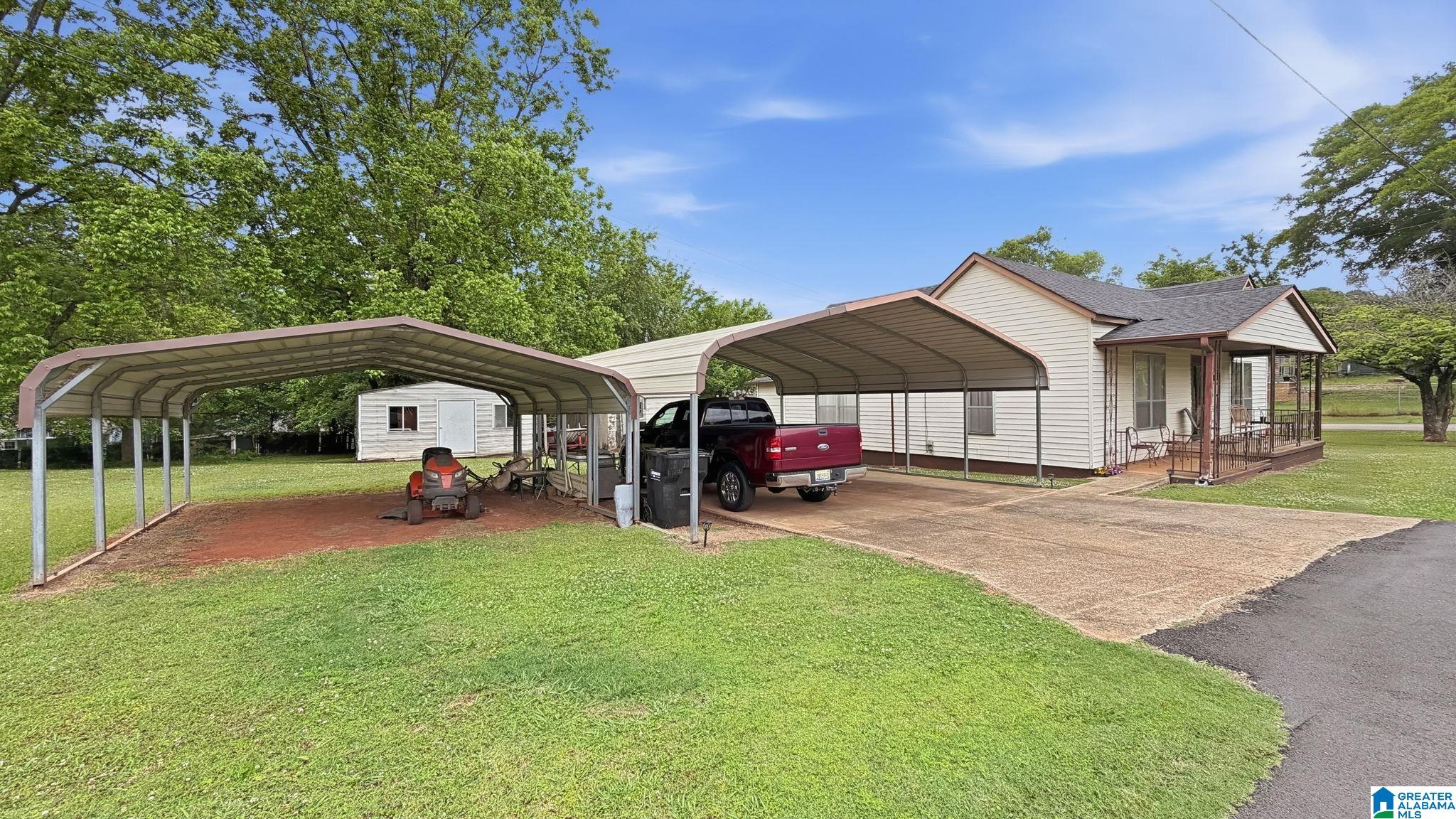 Photo 3 of Single family home for sale at 5516 Ave G, Lipscomb, AL 35020 | MLS# 21452696 | Listing updated on 2026-05-15