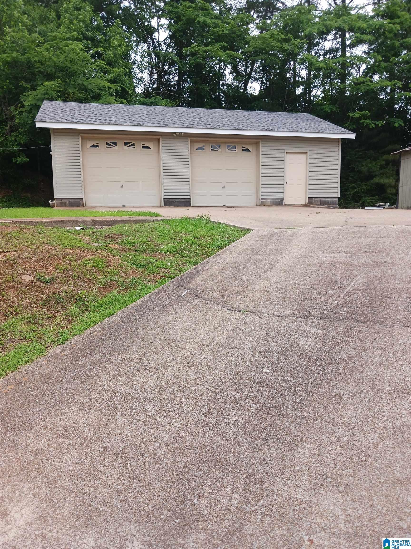 Photo 4 of Single family home for sale at 926 Tower Dr, Birmingham, AL 35214 | MLS# 21452776 | Listing updated on 2026-06-17