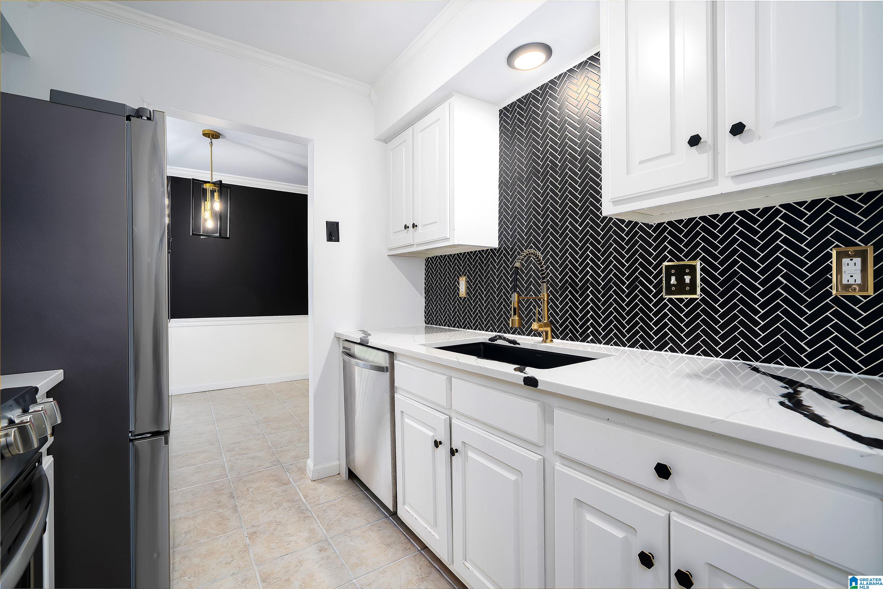 2nd image of 2407 Arlington Crescent #D, Birmingham, AL 35205 | MLS# 21452786