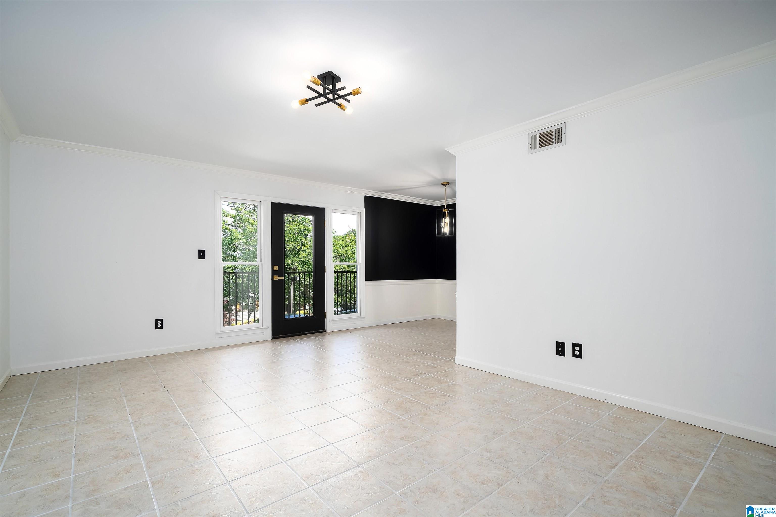 4th image of 2407 Arlington Crescent #D, Birmingham, AL 35205 | MLS# 21452786