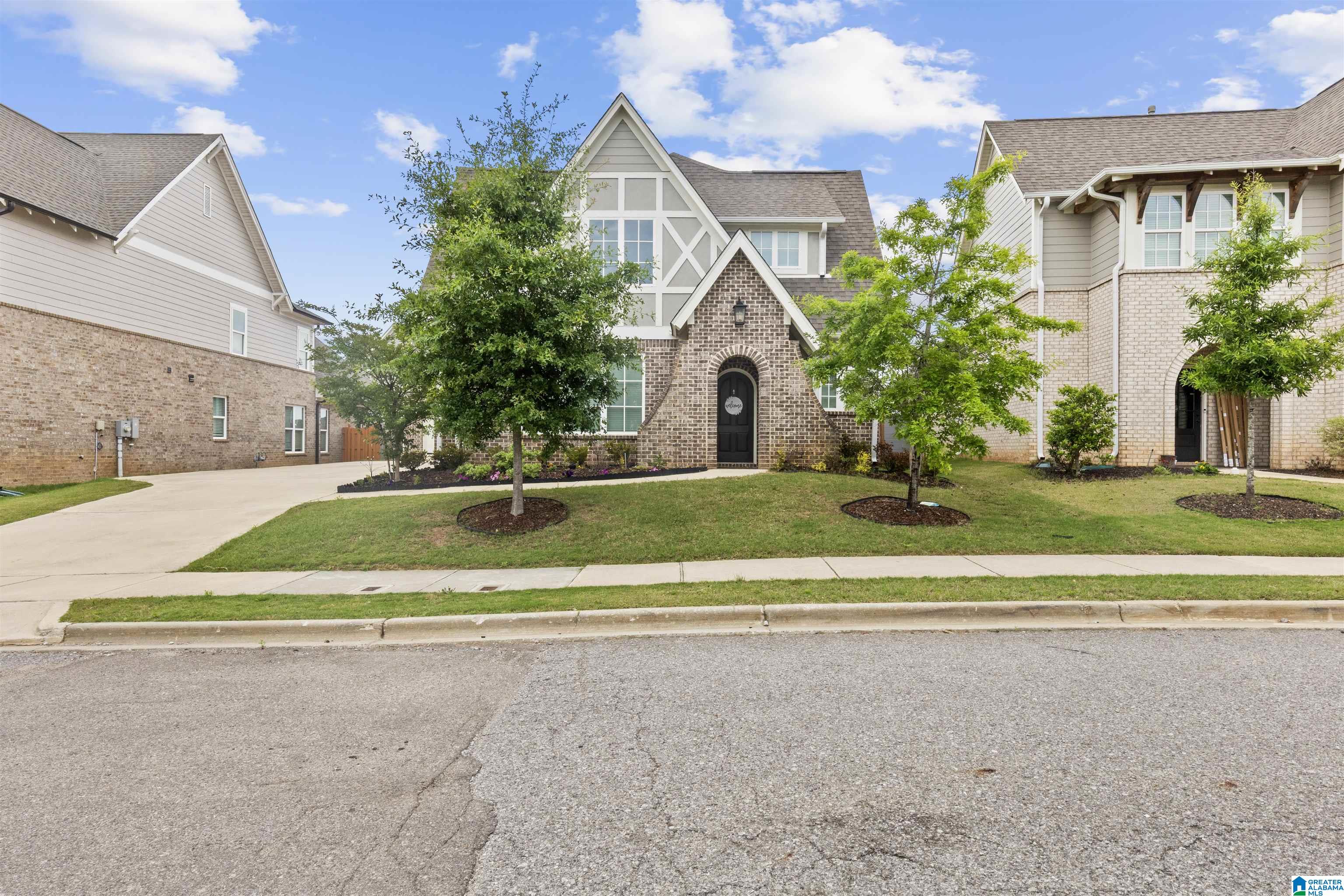 3rd image of 1967 Cyrus Cove Dr, Hoover, AL 35244 | MLS# 21452813