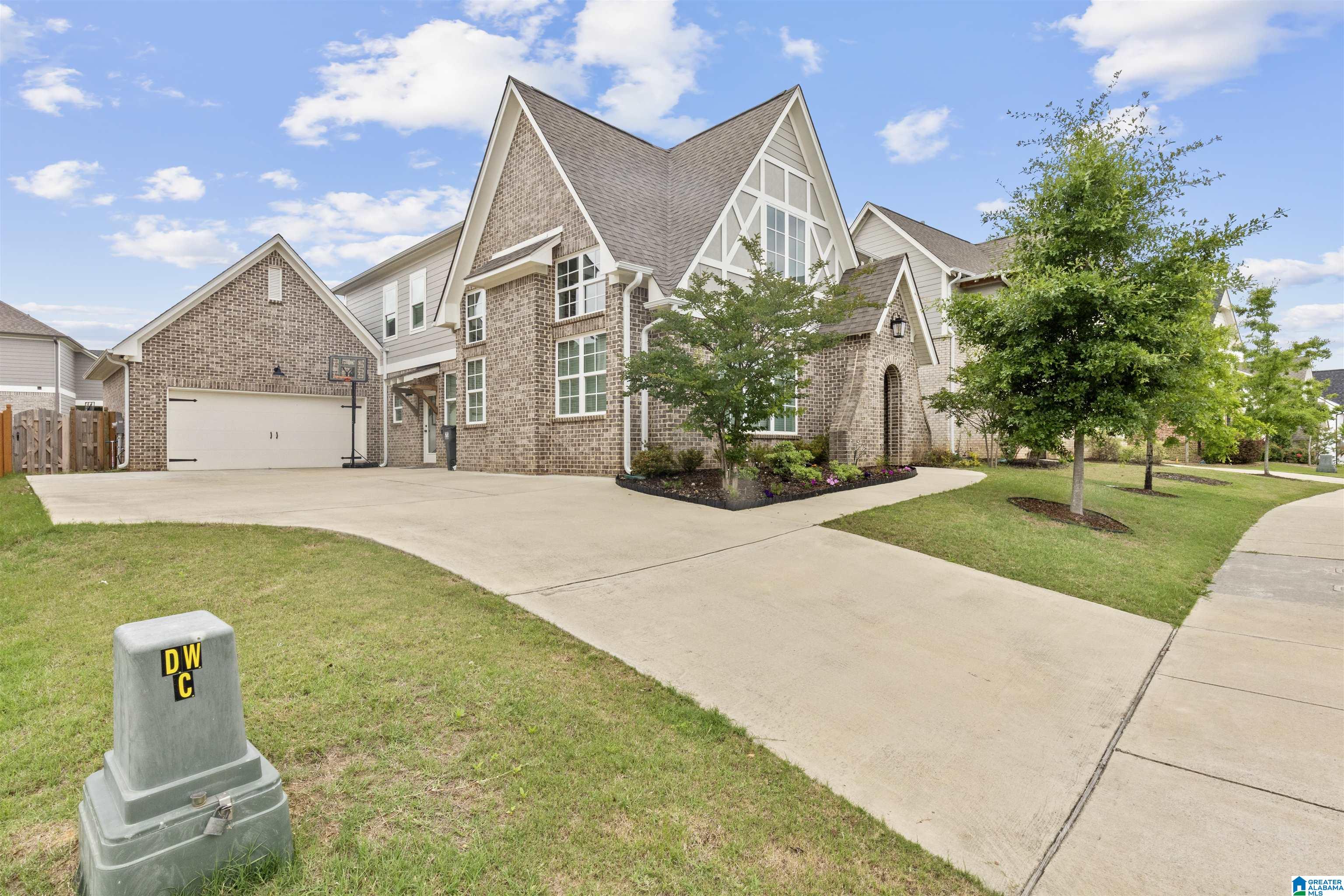 4th image of 1967 Cyrus Cove Dr, Hoover, AL 35244 | MLS# 21452813