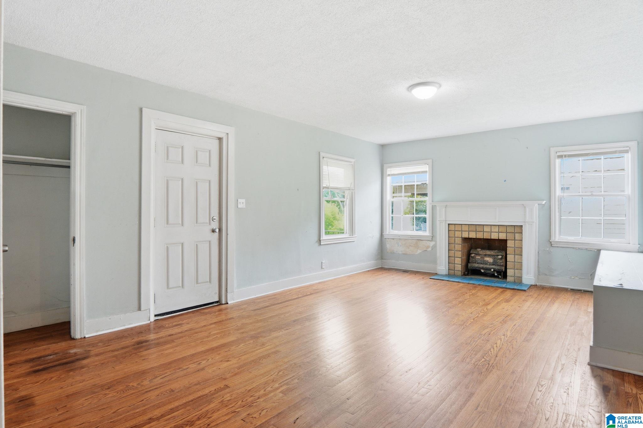 Homes for sale in Birmingham, AL | 1331 43Rd Street, Birmingham, AL 35208 | MLS# 21452824