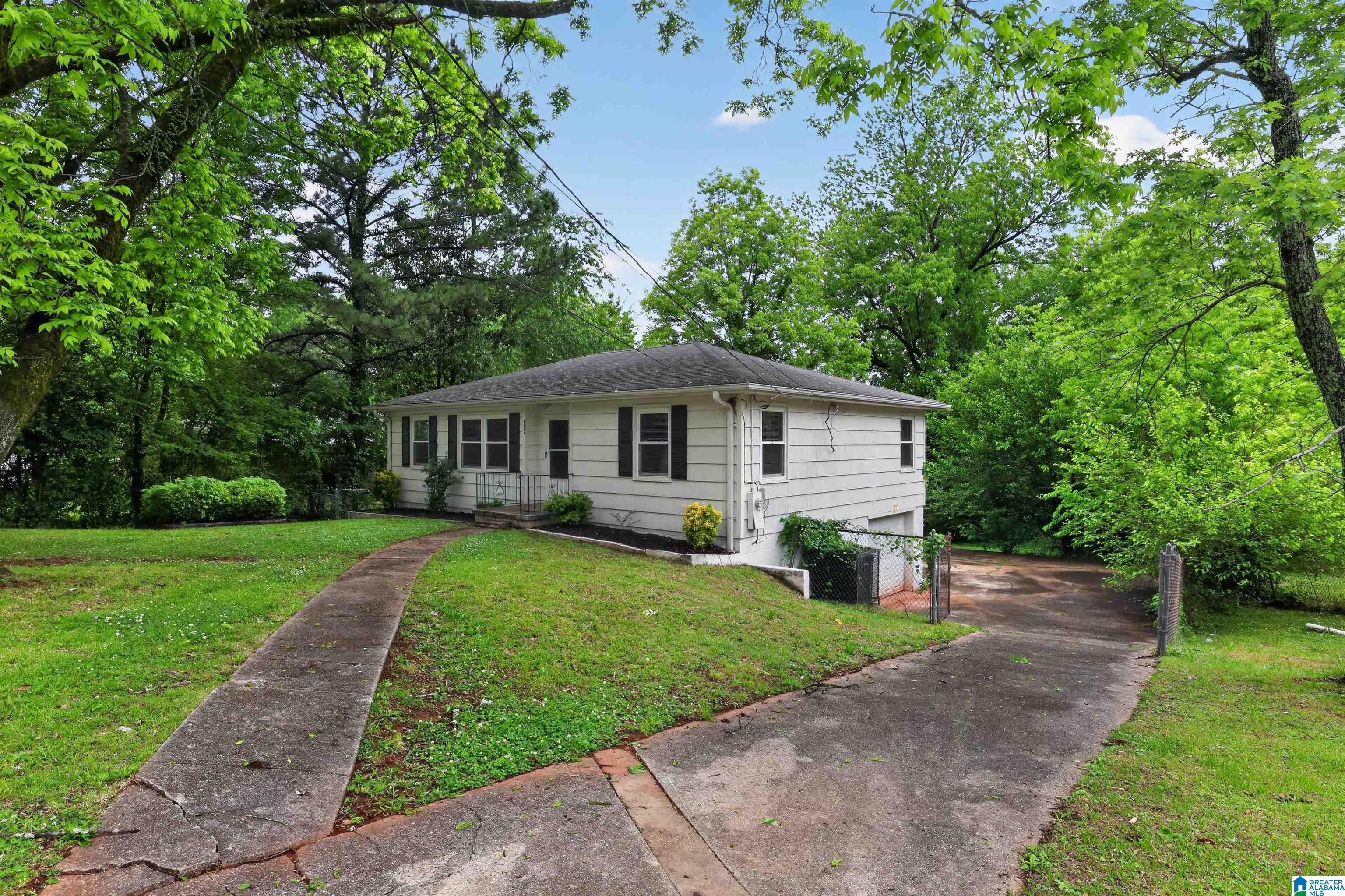 Homes for sale in Birmingham, AL | 9804 Greenlee Road, Birmingham, AL 35215 | MLS# 21452946