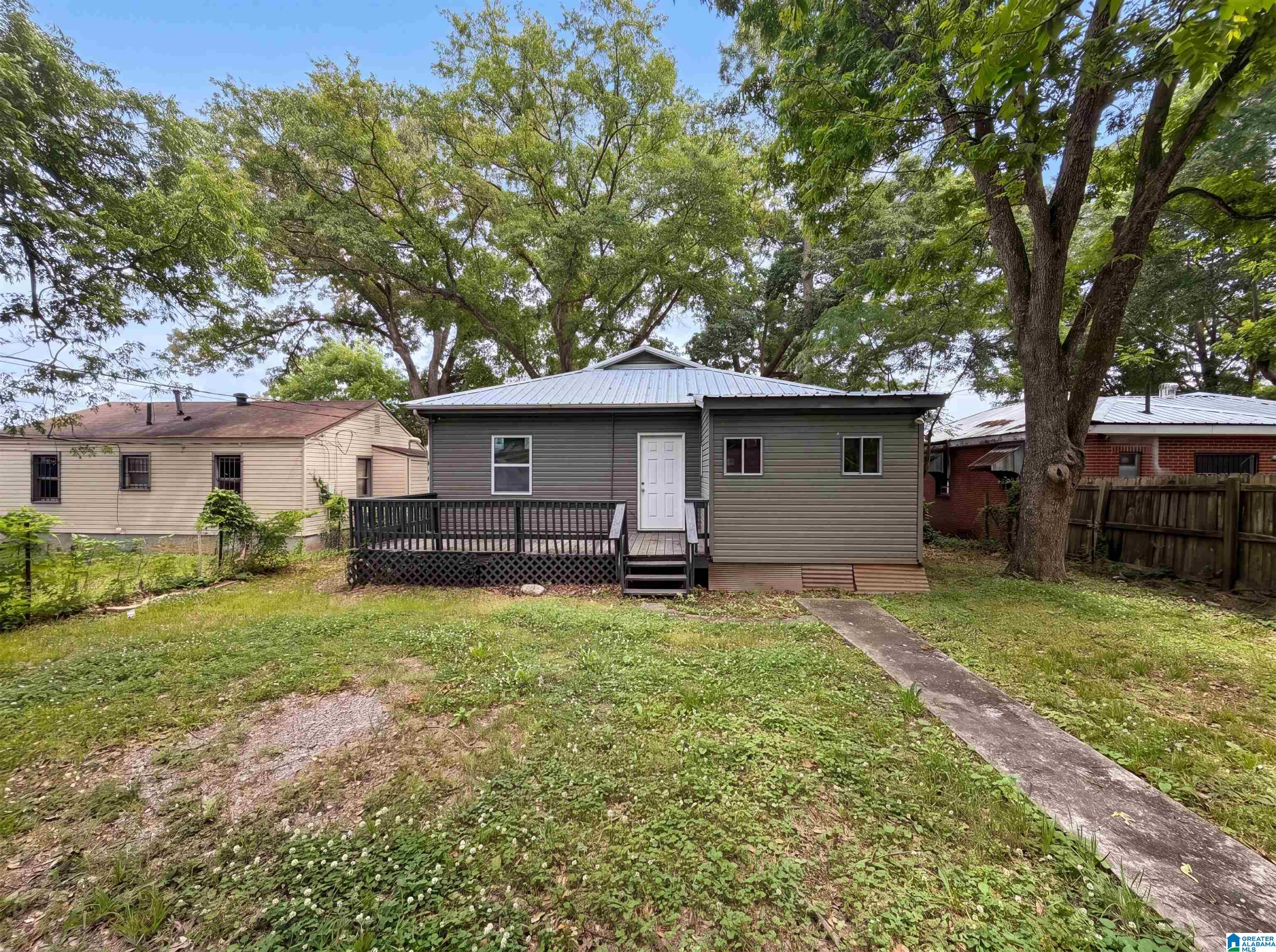 Photo 4 of Sale Pending at 206 Highway Ave, Midfield, AL 35228 | MLS# 21452975 | Listing updated on 2026-08-25