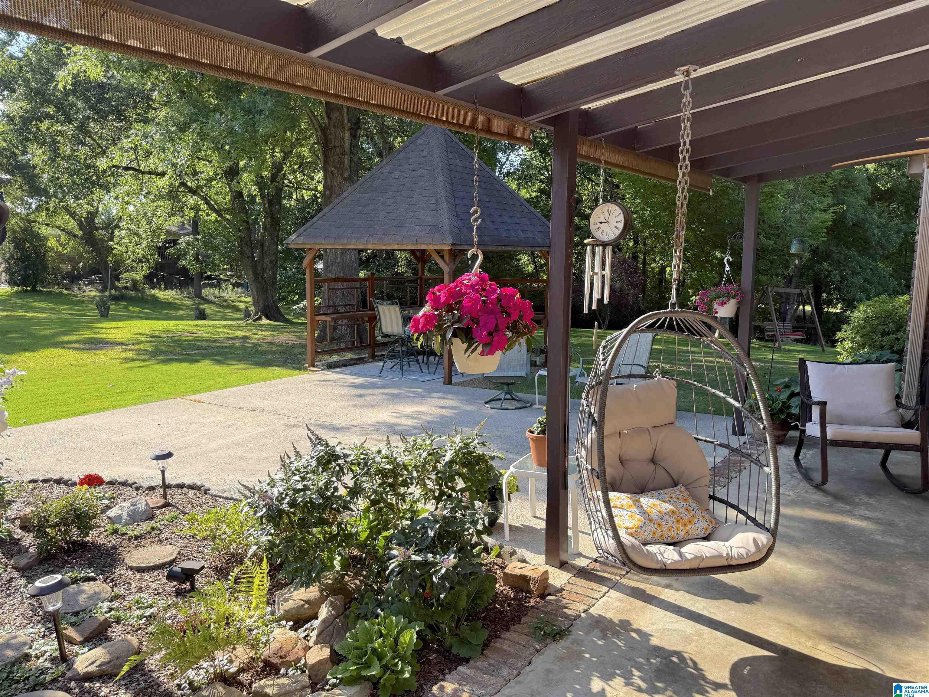 Photo 2 of Sale Pending at 621 Pineview Dr, Birmingham, AL 35214 | MLS# 21452980 | Listing updated on 2026-07-09