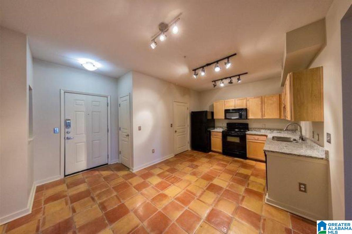 Photo 3 of Condo for sale at 401 20th Street #305, Birmingham, AL 35233 | MLS# 21453024 | Listing updated on 2026-09-13