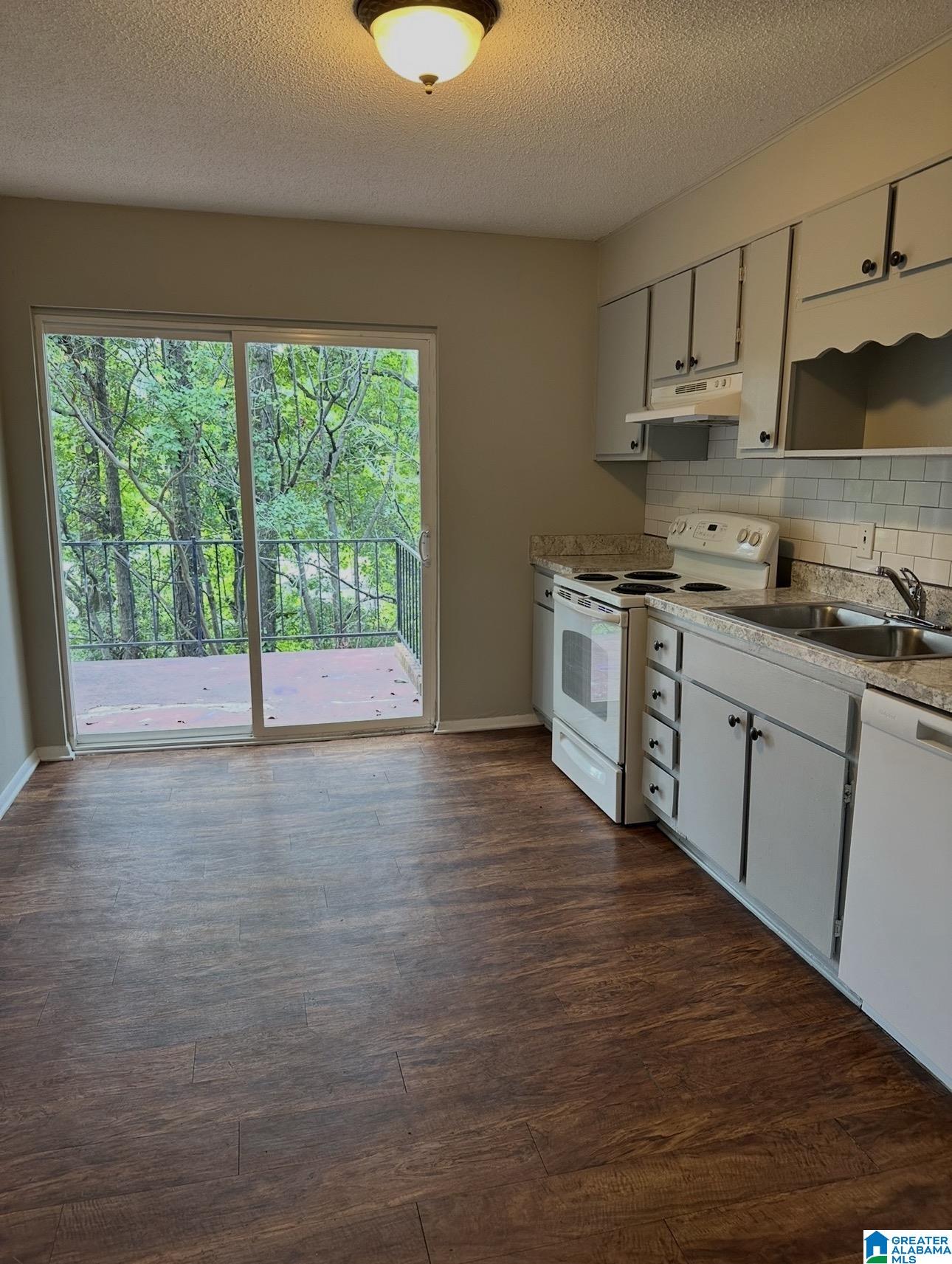 Homes for sale in Birmingham, AL | 820 E Beacon Parkway #D, Birmingham, AL 35209 | MLS# 21453038