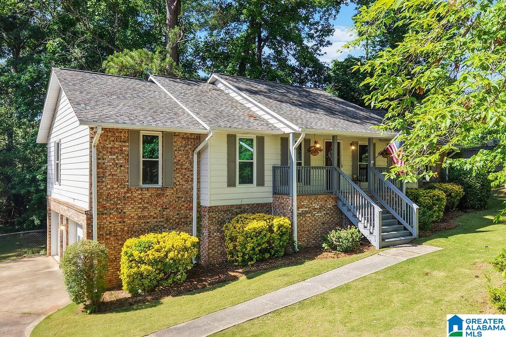 1st image of 3302 Willis Dr, Vestavia, AL 35243 | MLS# 21453106