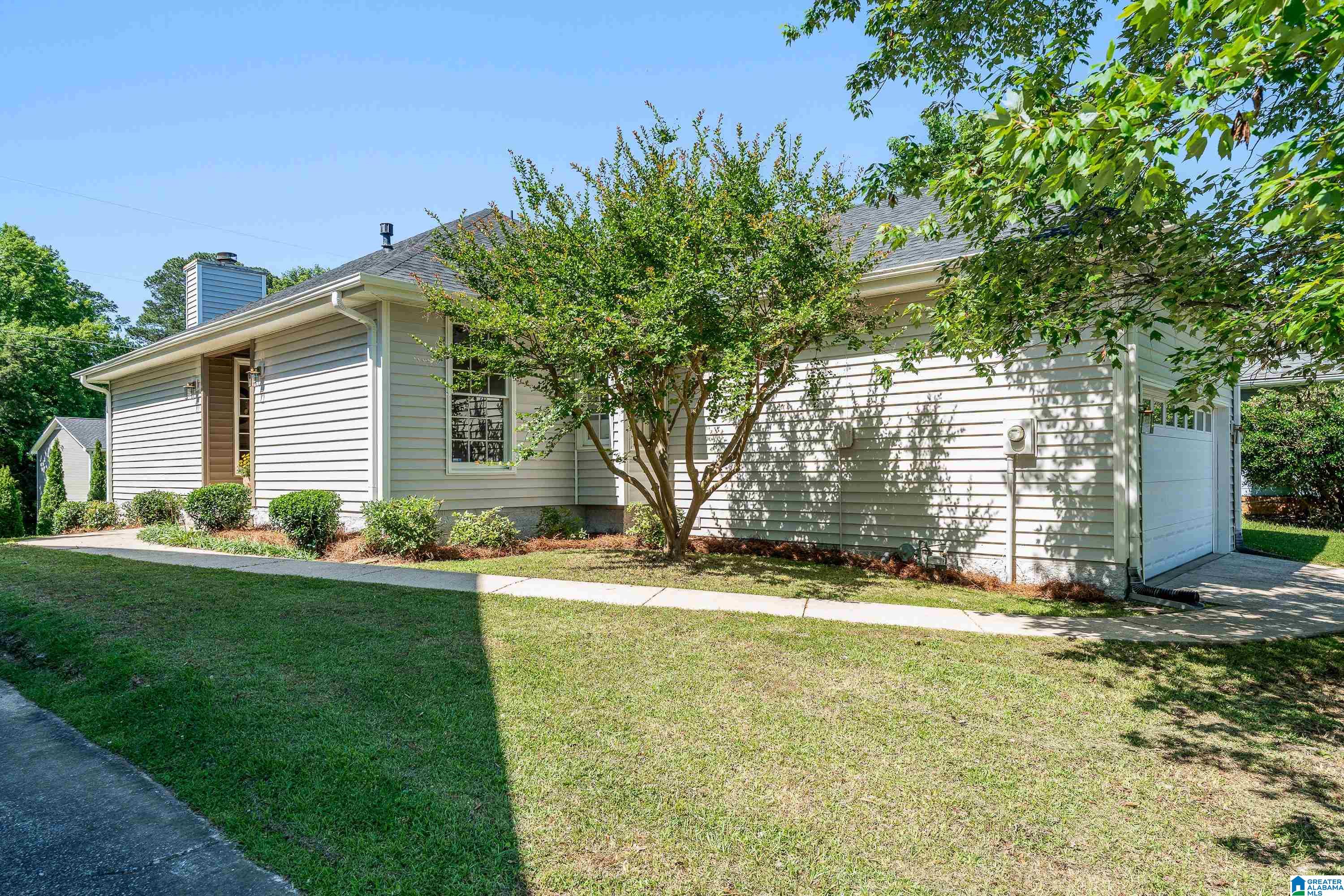 Homes for sale in Homewood, AL | 181 S Pointe Dr, Homewood, AL 35209 | MLS# 21453186