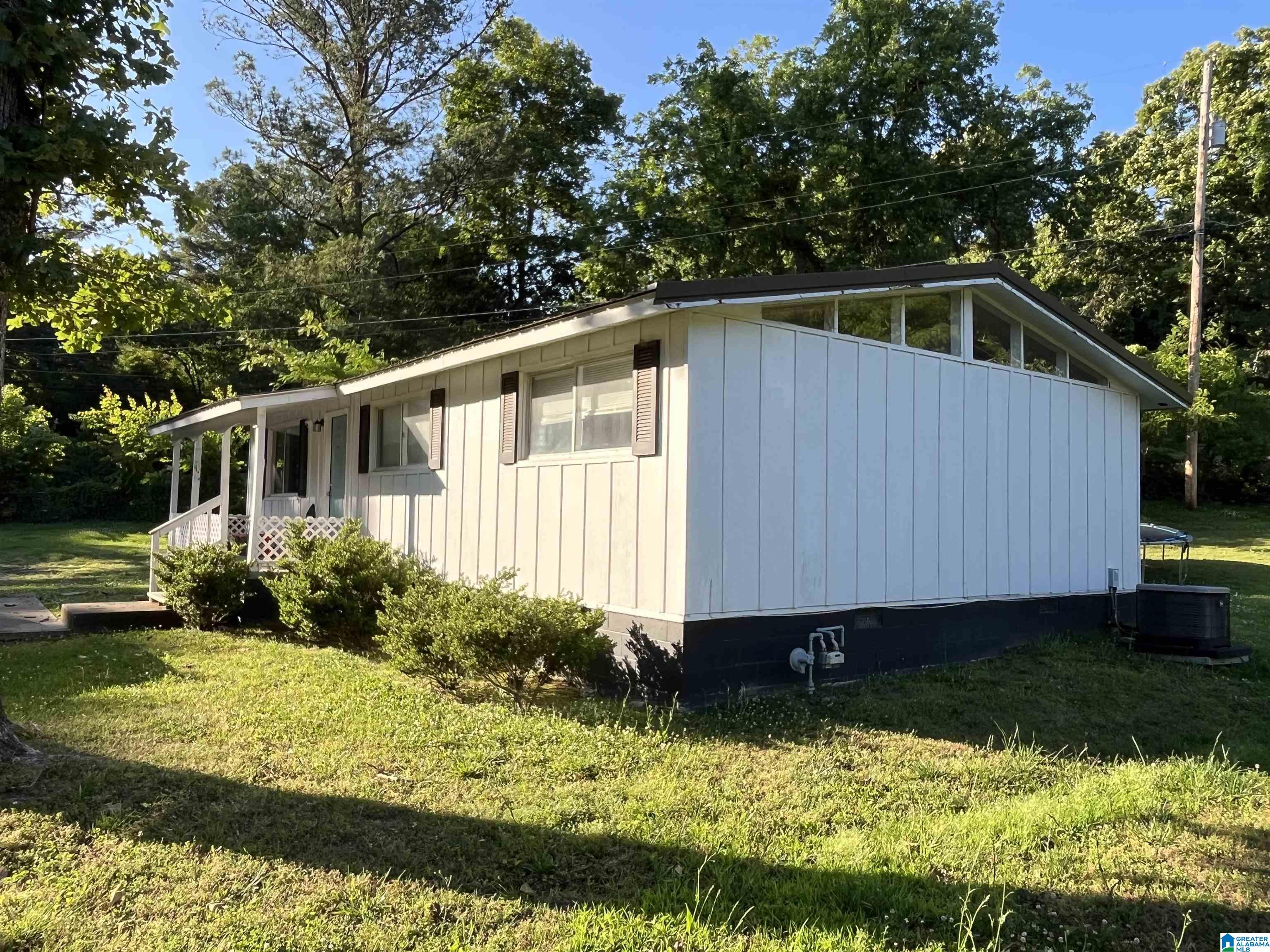 Photo 2 of Single family home for sale at 6015 Saks Rd, Anniston, AL 36206 | MLS# 21453304 | Listing updated on 2026-06-06