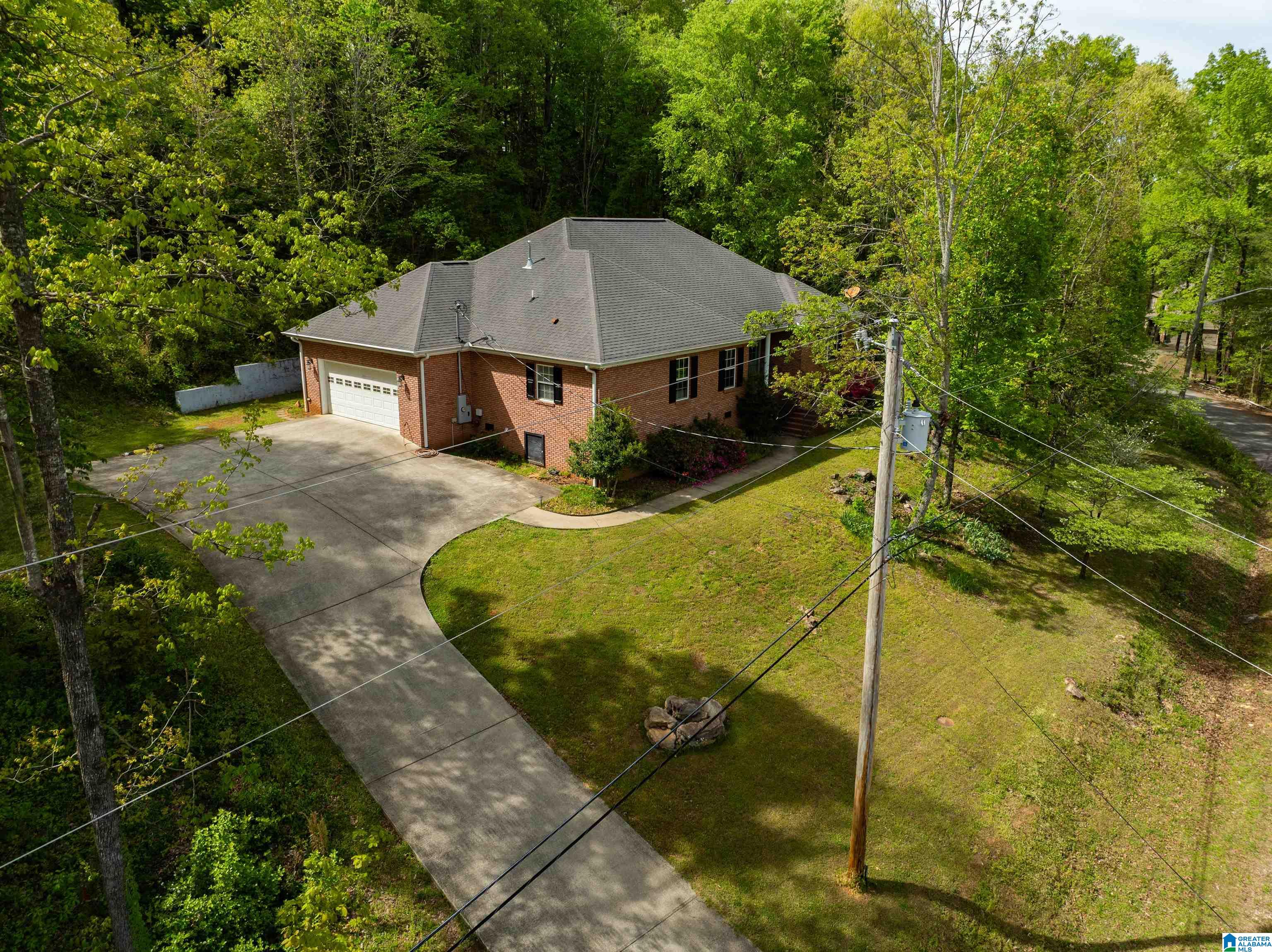 Homes for sale in Decatur, AL | 3707 Montclair Road Sw, Decatur, AL 35603 | MLS# 21453375