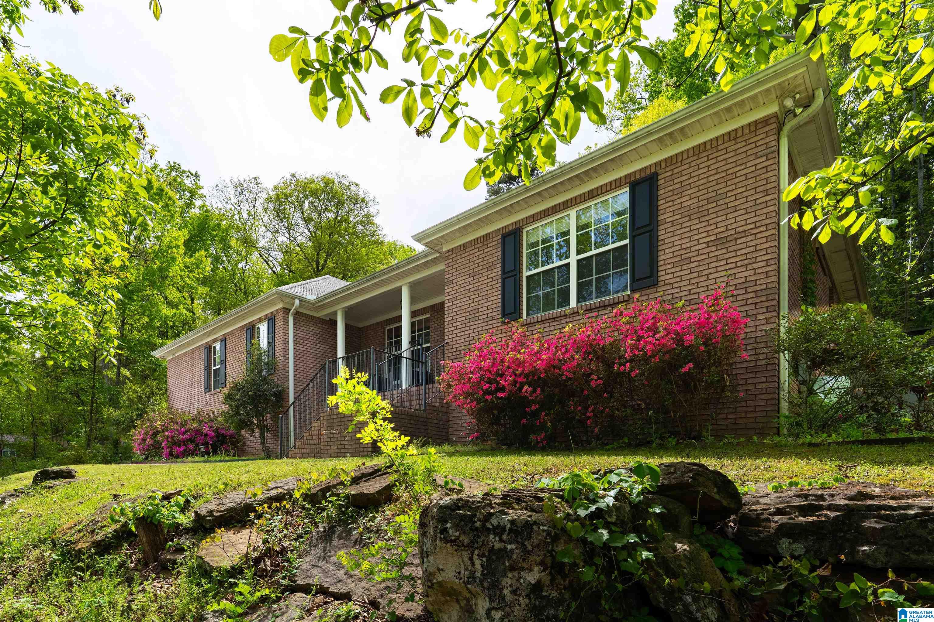 Homes for sale in Decatur, AL | 3707 Montclair Road Sw, Decatur, AL 35603 | MLS# 21453375