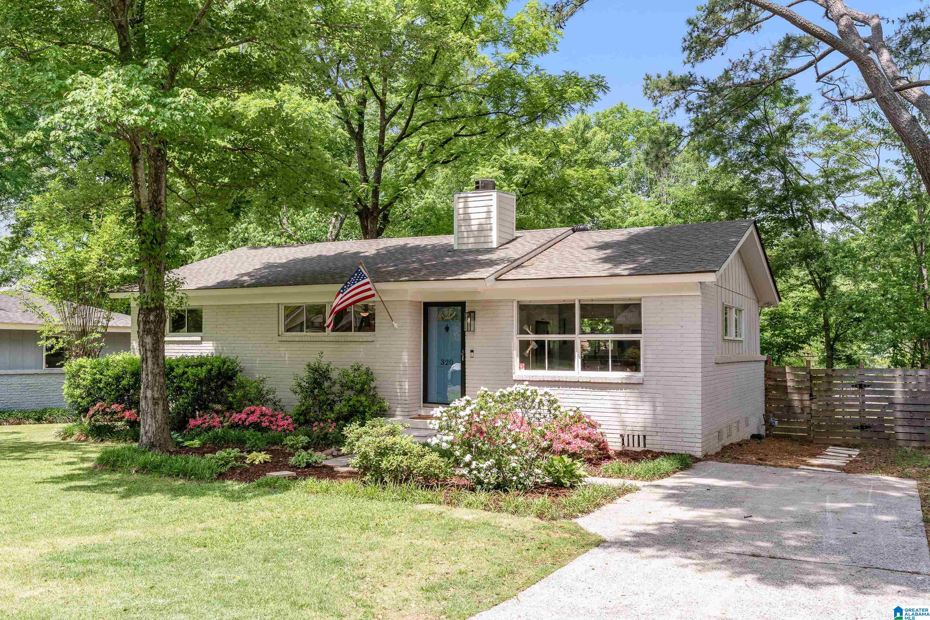 Homes for sale in Homewood, AL | 320 Willow Bend Road, Homewood, AL 35209 | MLS# 21453423